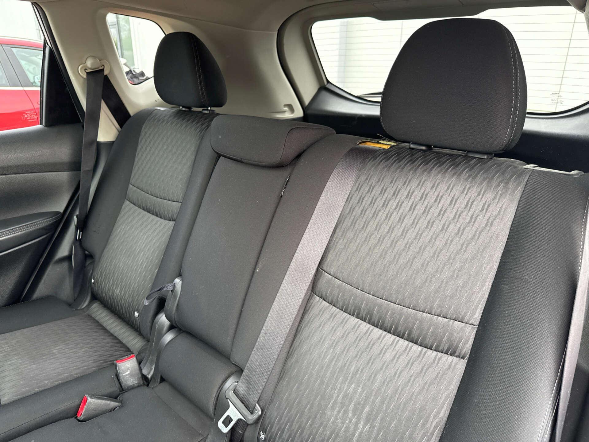 Nissan X-Trail view 28