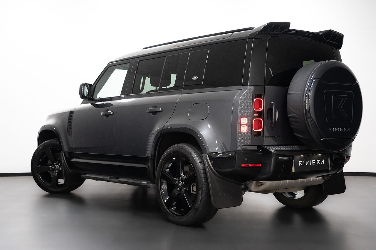 Land Rover Defender view 39