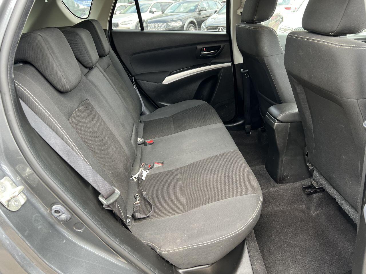 Suzuki SX4 S-Cross view 17