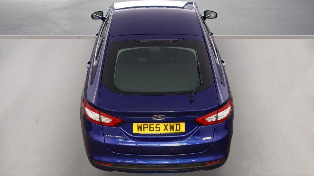 Ford Mondeo view 11