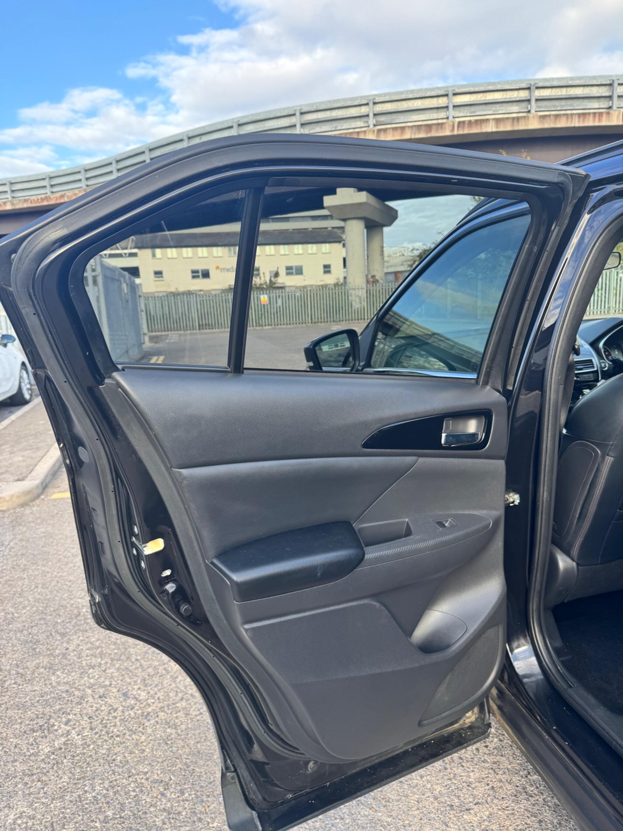 Mitsubishi Eclipse Cross view 34