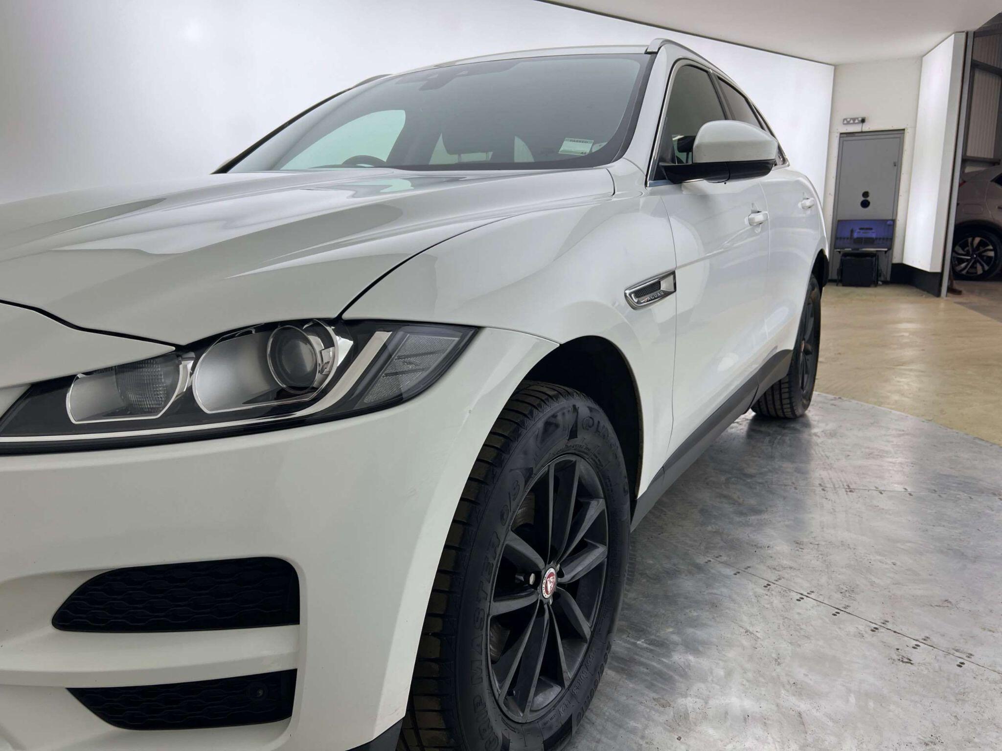 Jaguar F-Pace view 9