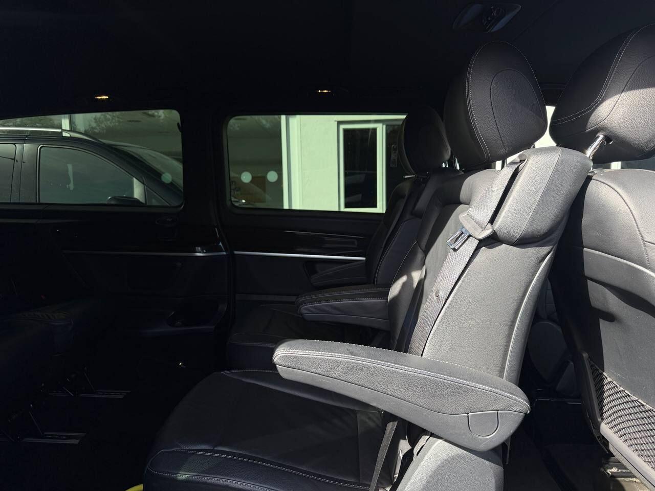 Mercedes-Benz EQV view 17
