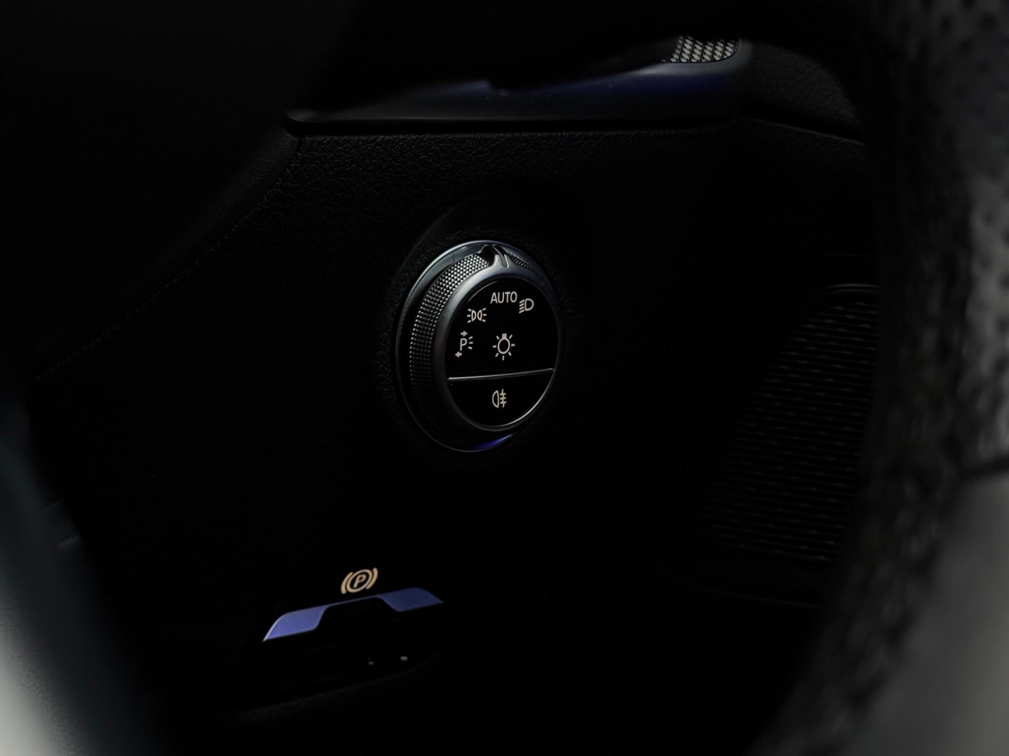 Mercedes-Benz C-Class view 23
