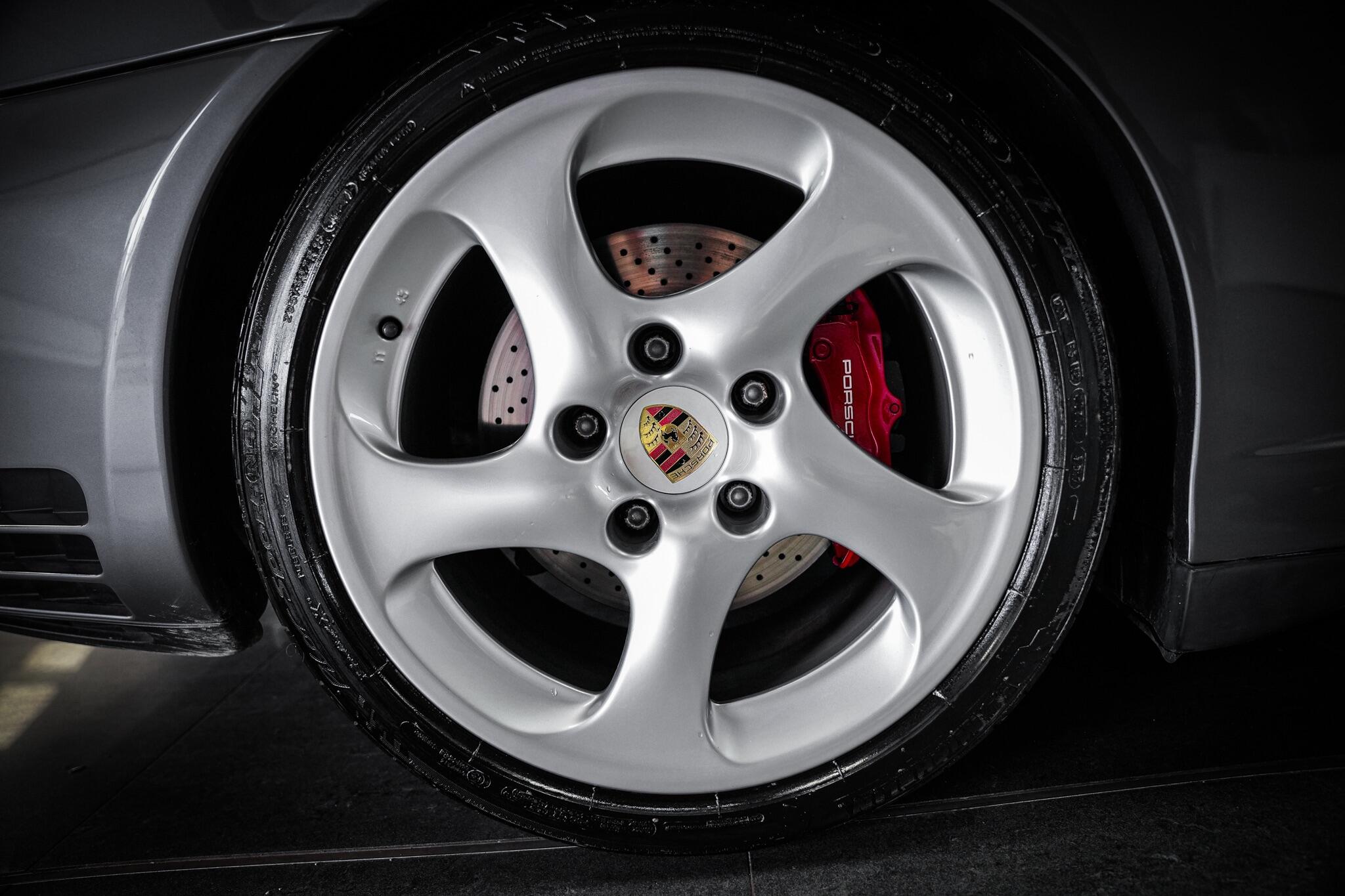 Porsche 911 view 27
