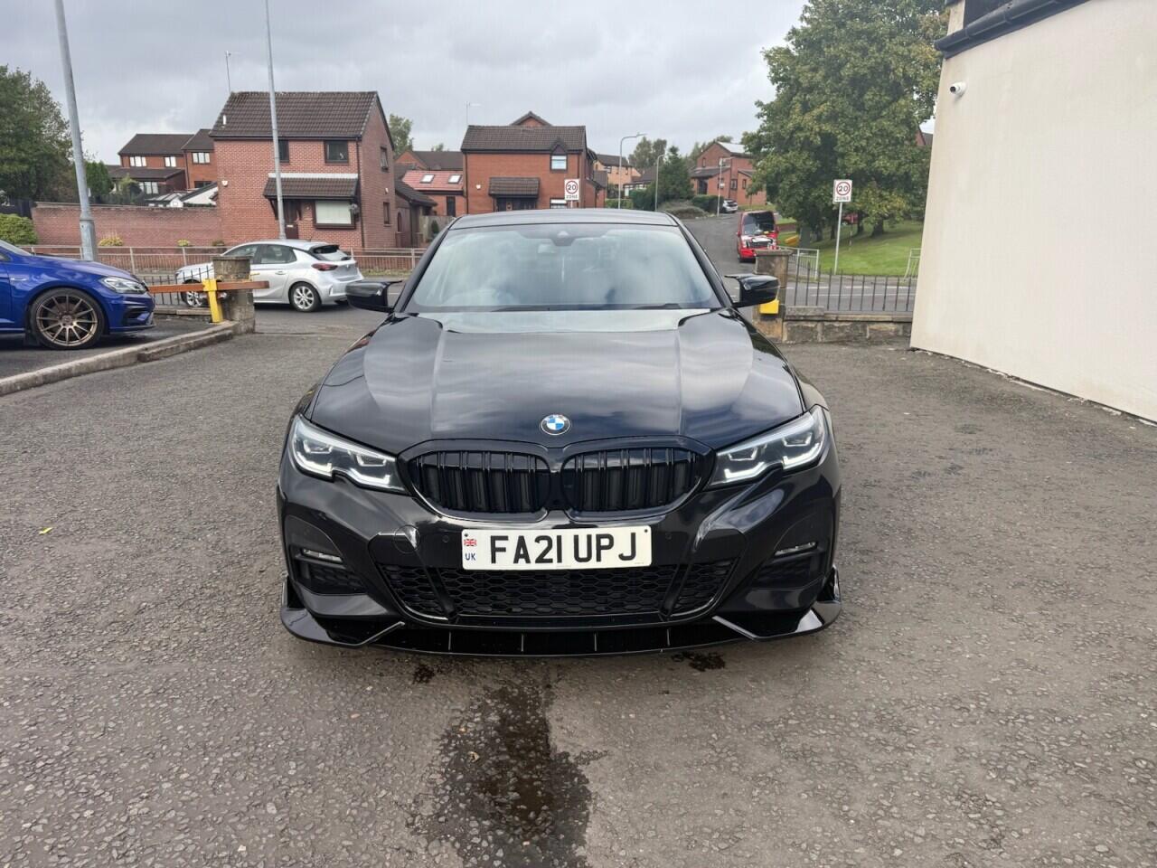 BMW 3 Series view 10