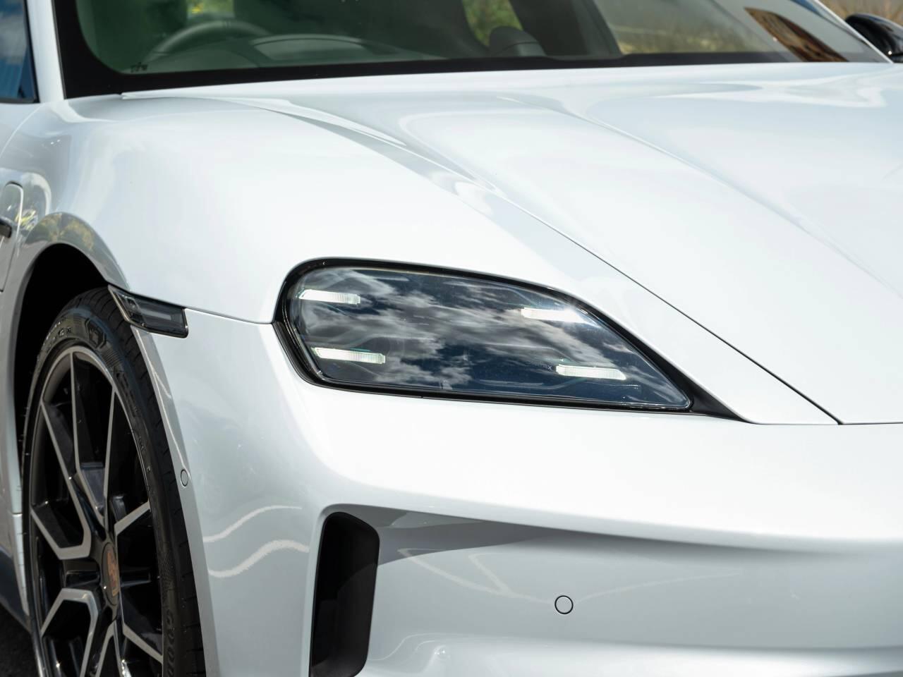 Porsche Taycan view 13