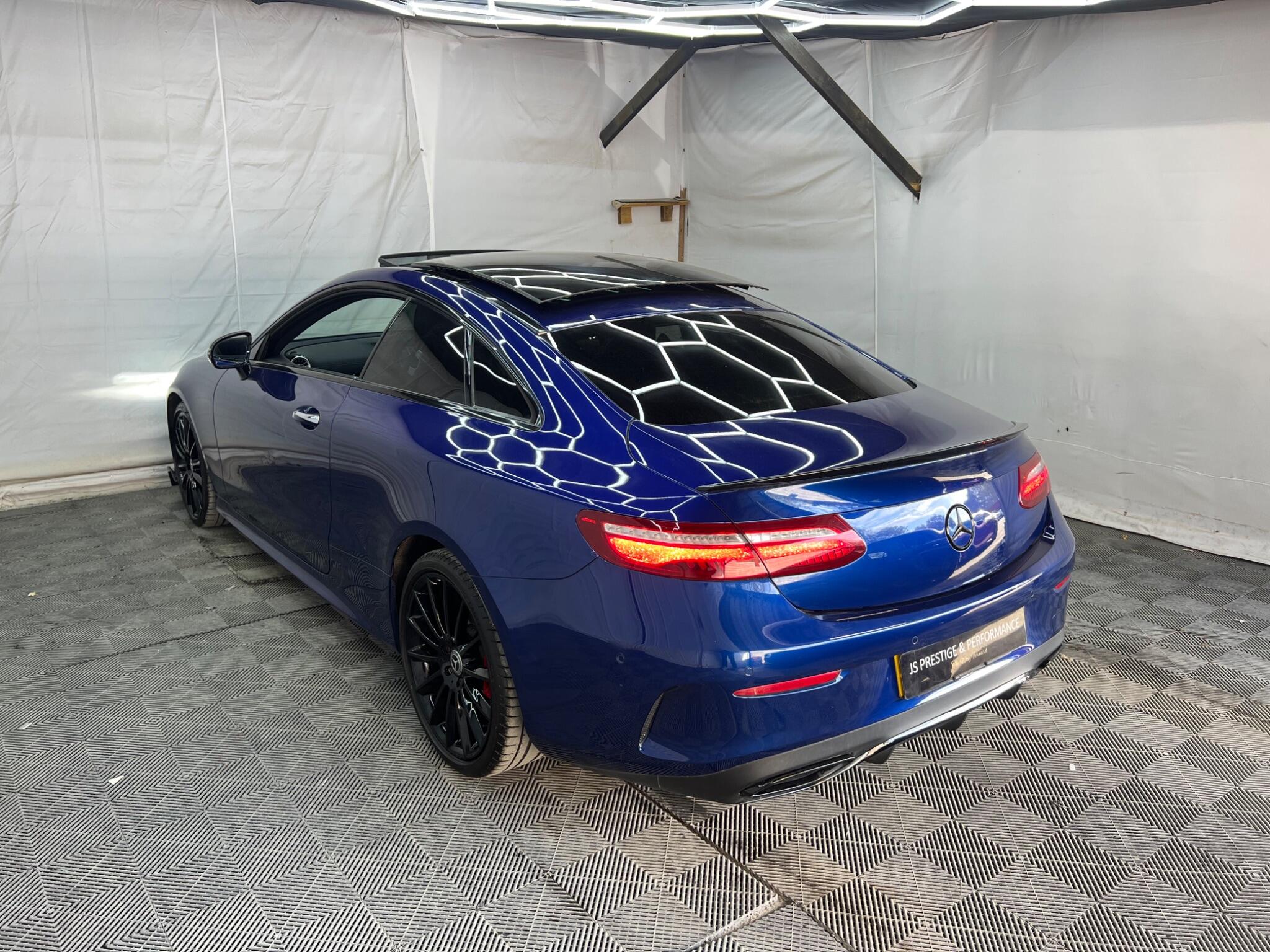Mercedes-Benz E-Class view 4