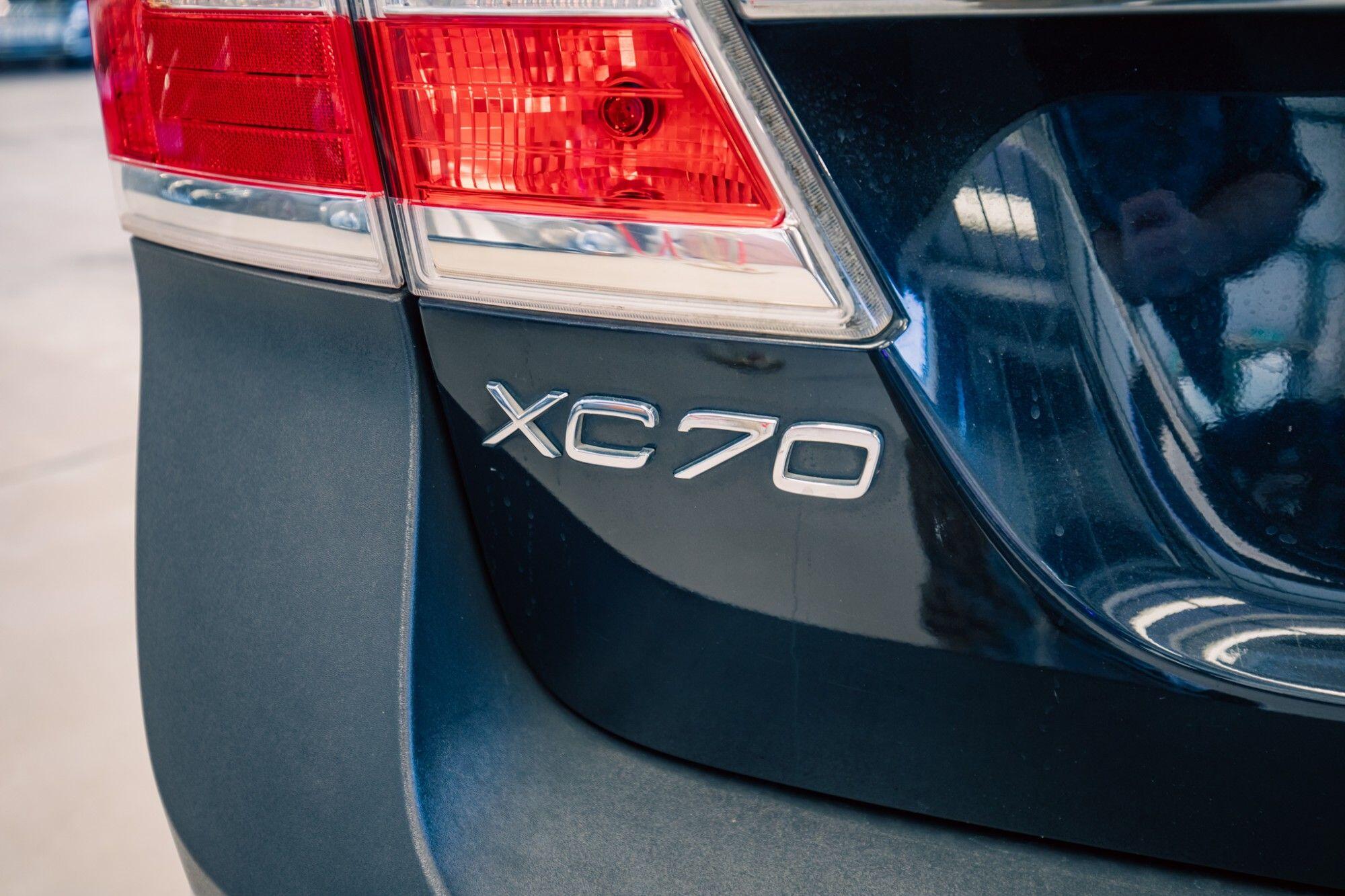 Volvo XC70 view 6
