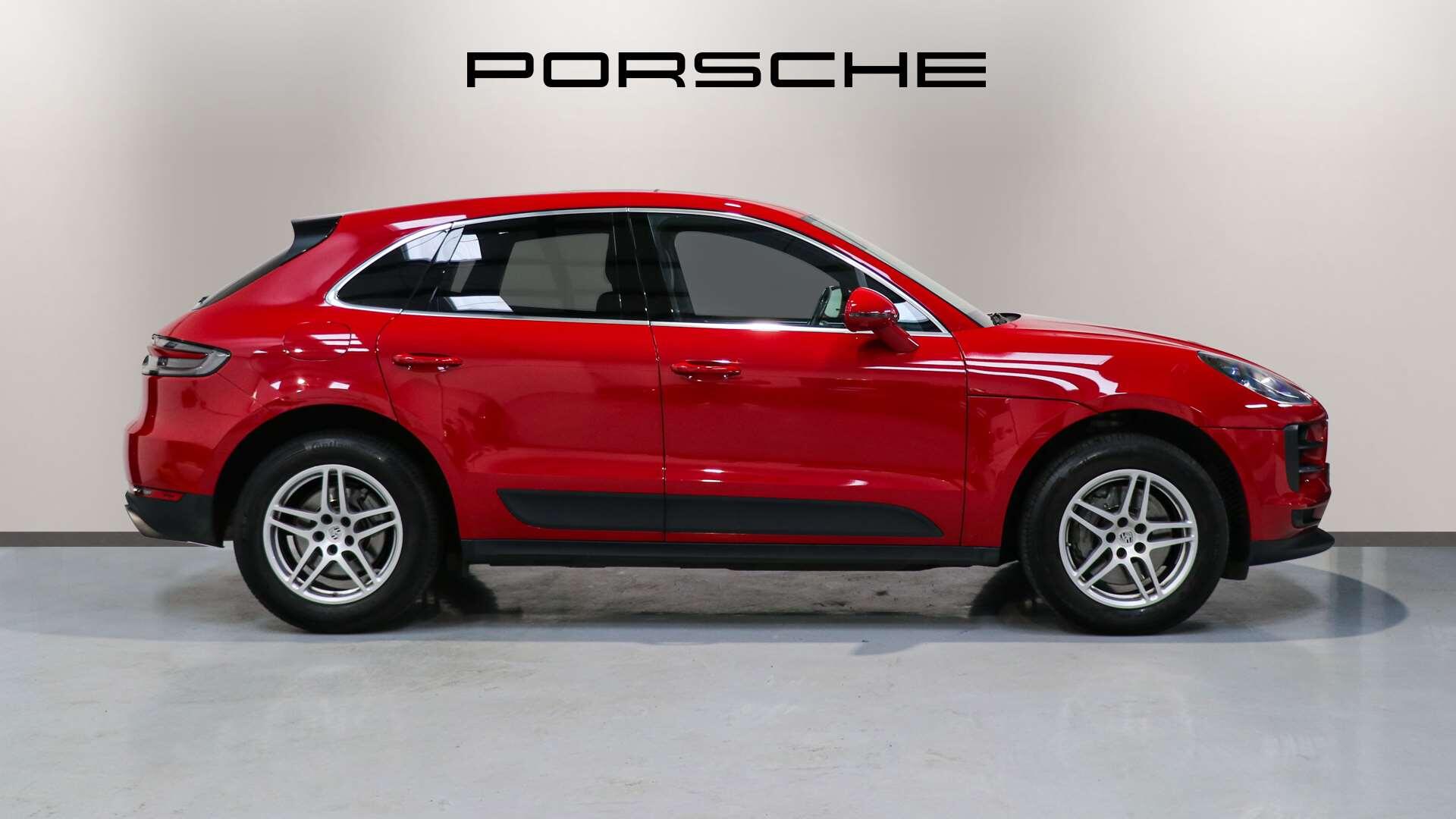 Porsche Macan view 7
