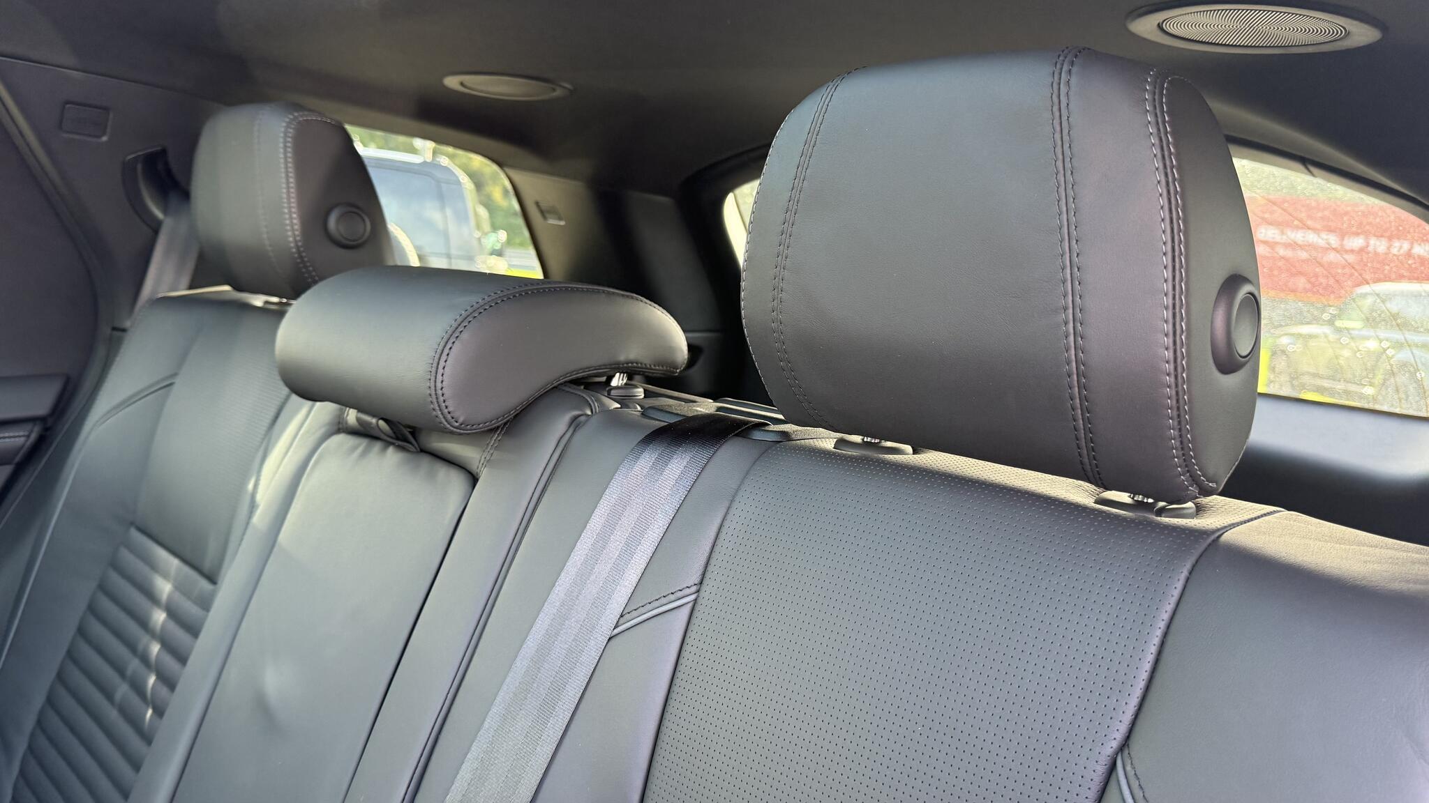 Land Rover Discovery Sport view 50