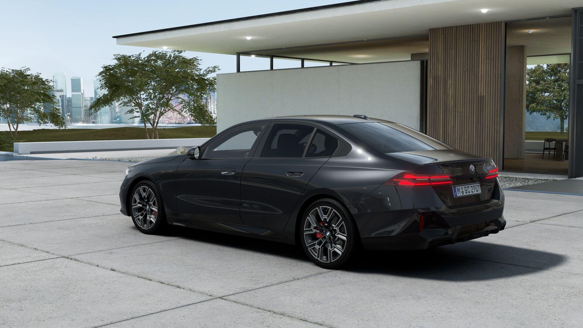 BMW 5 Series view 3