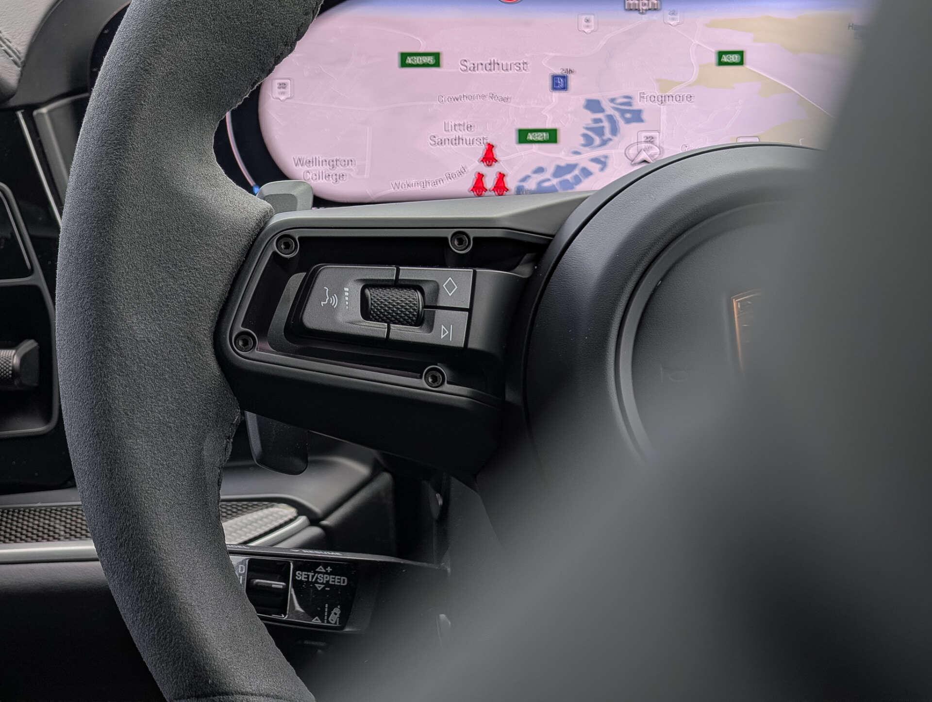 Porsche Cayenne view 39