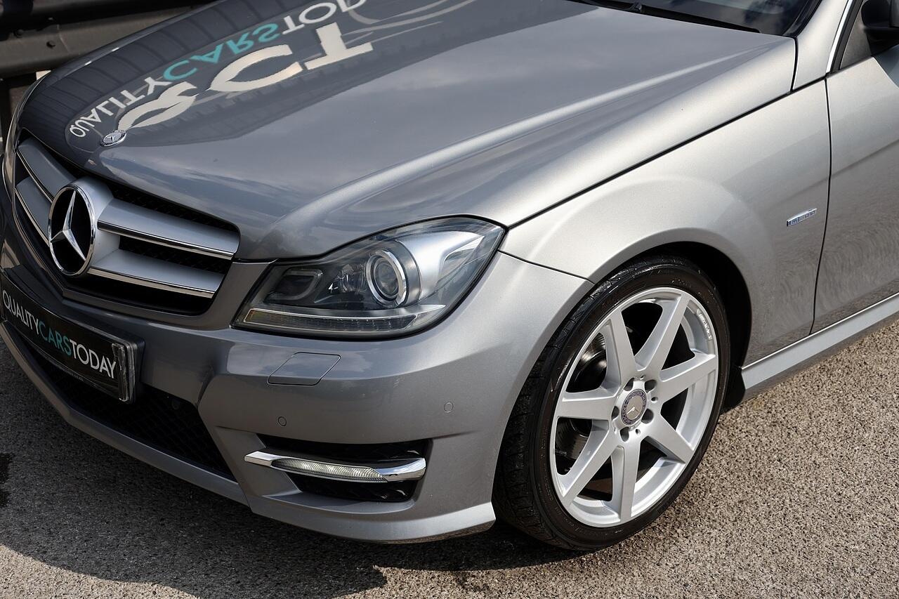 Mercedes-Benz C Class view 32