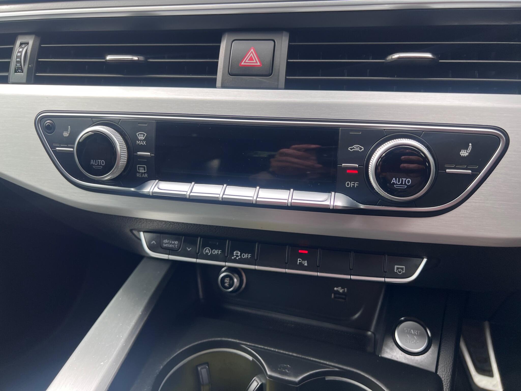Audi A4 Avant view 28