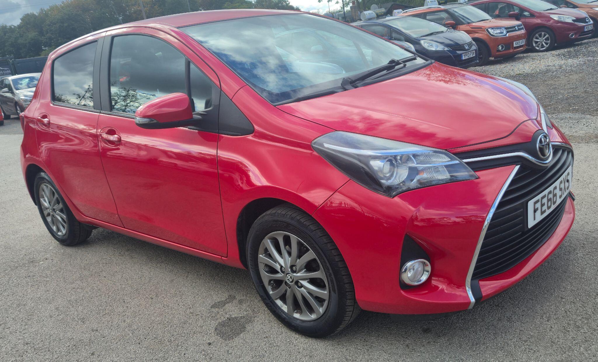 Toyota Yaris view 4