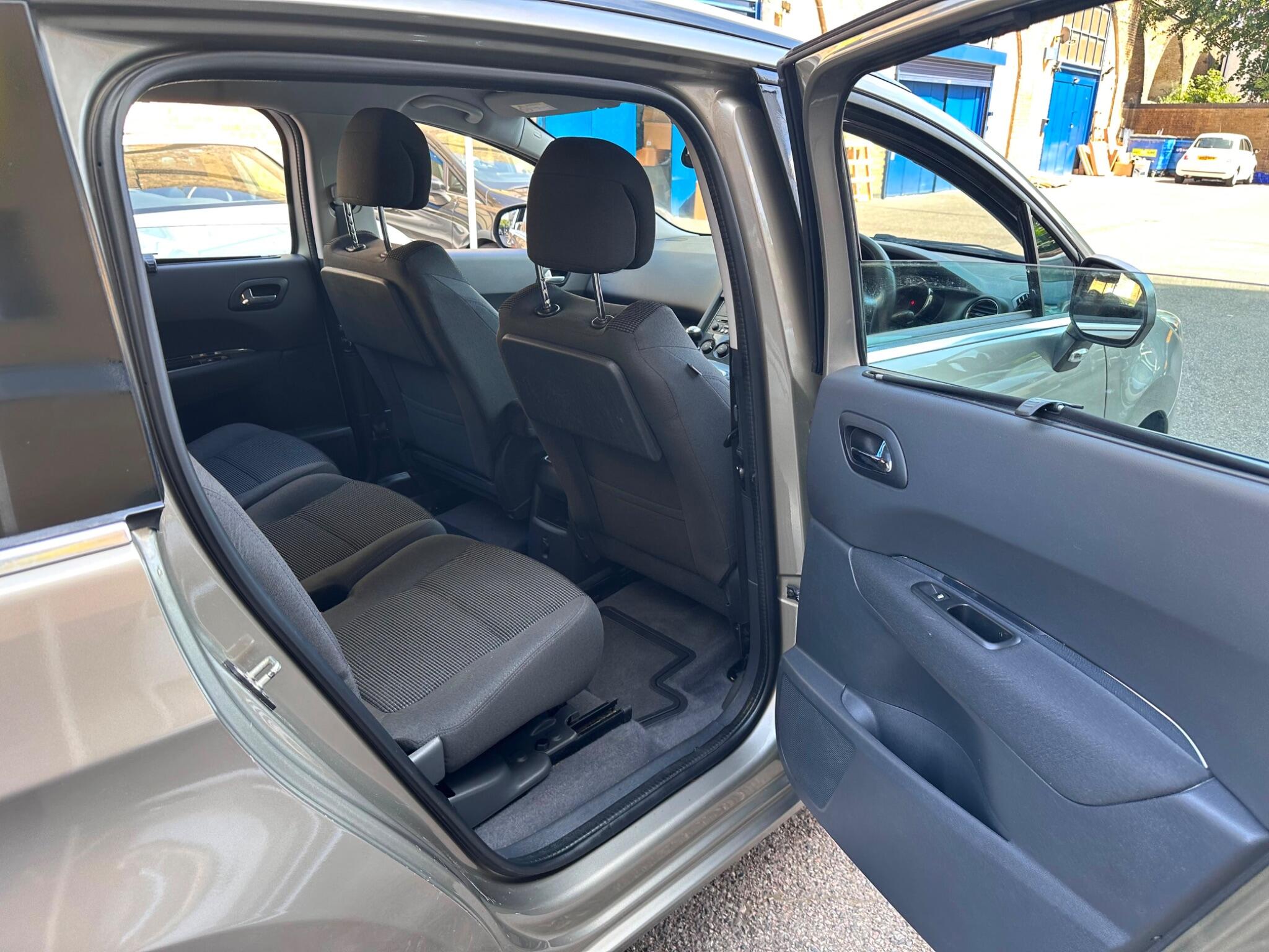 Peugeot 5008 view 23