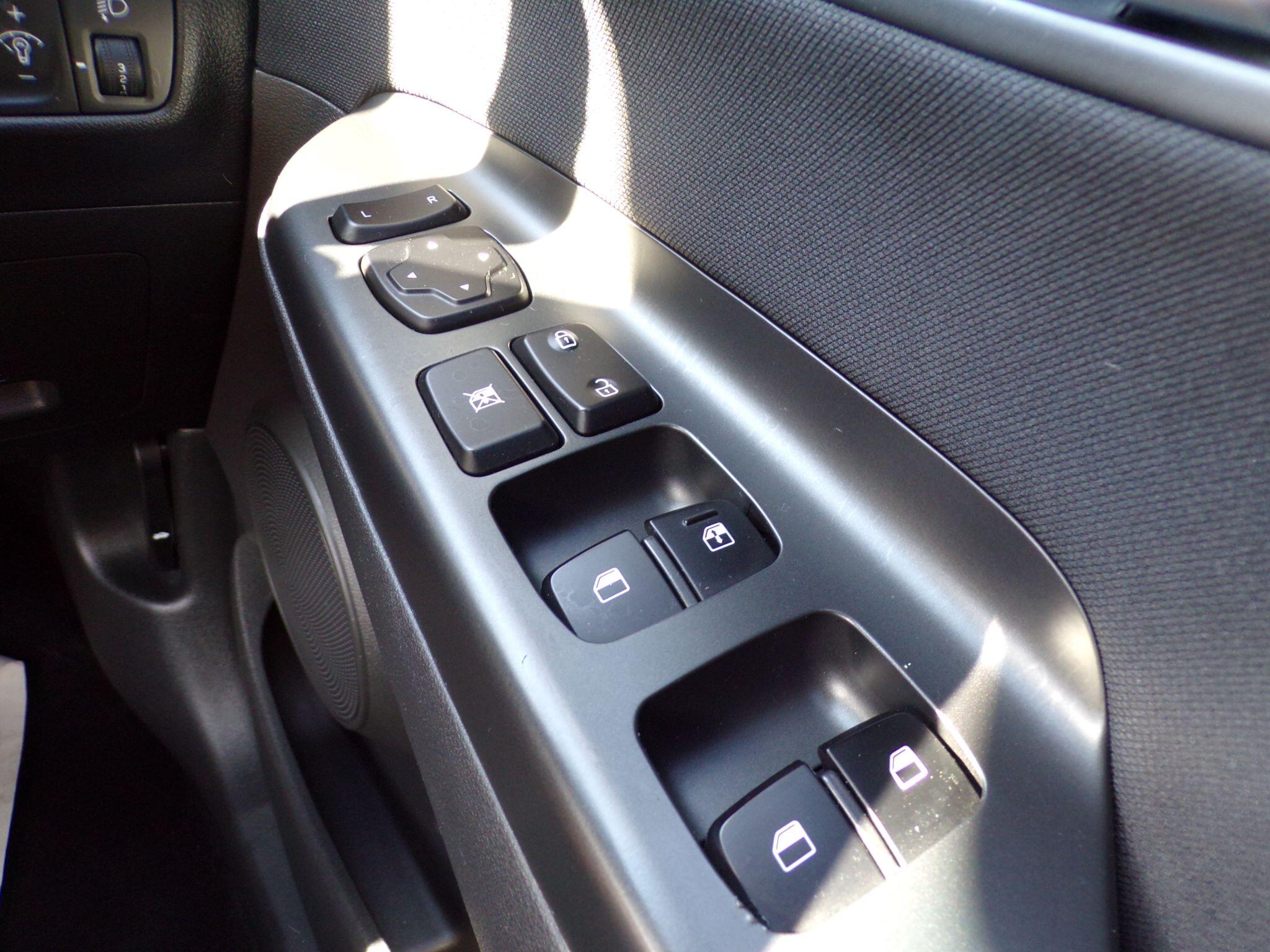 Hyundai Kona view 24