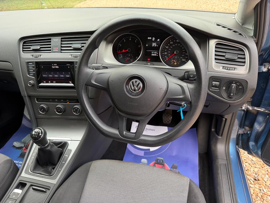 Volkswagen Golf view 14