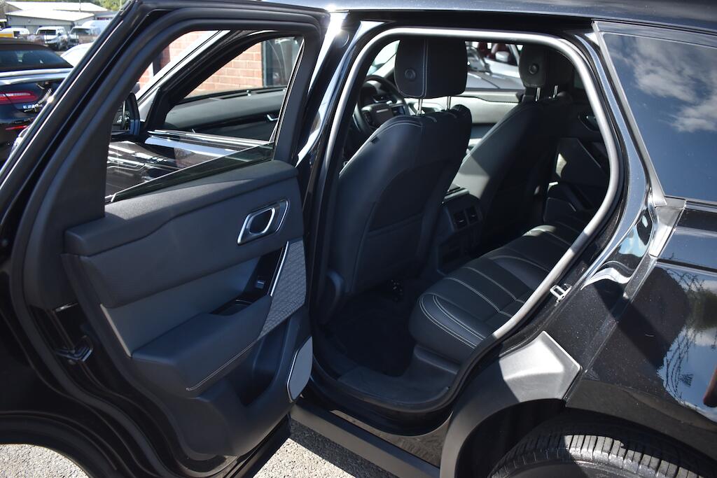 Land Rover Range Rover Velar view 42