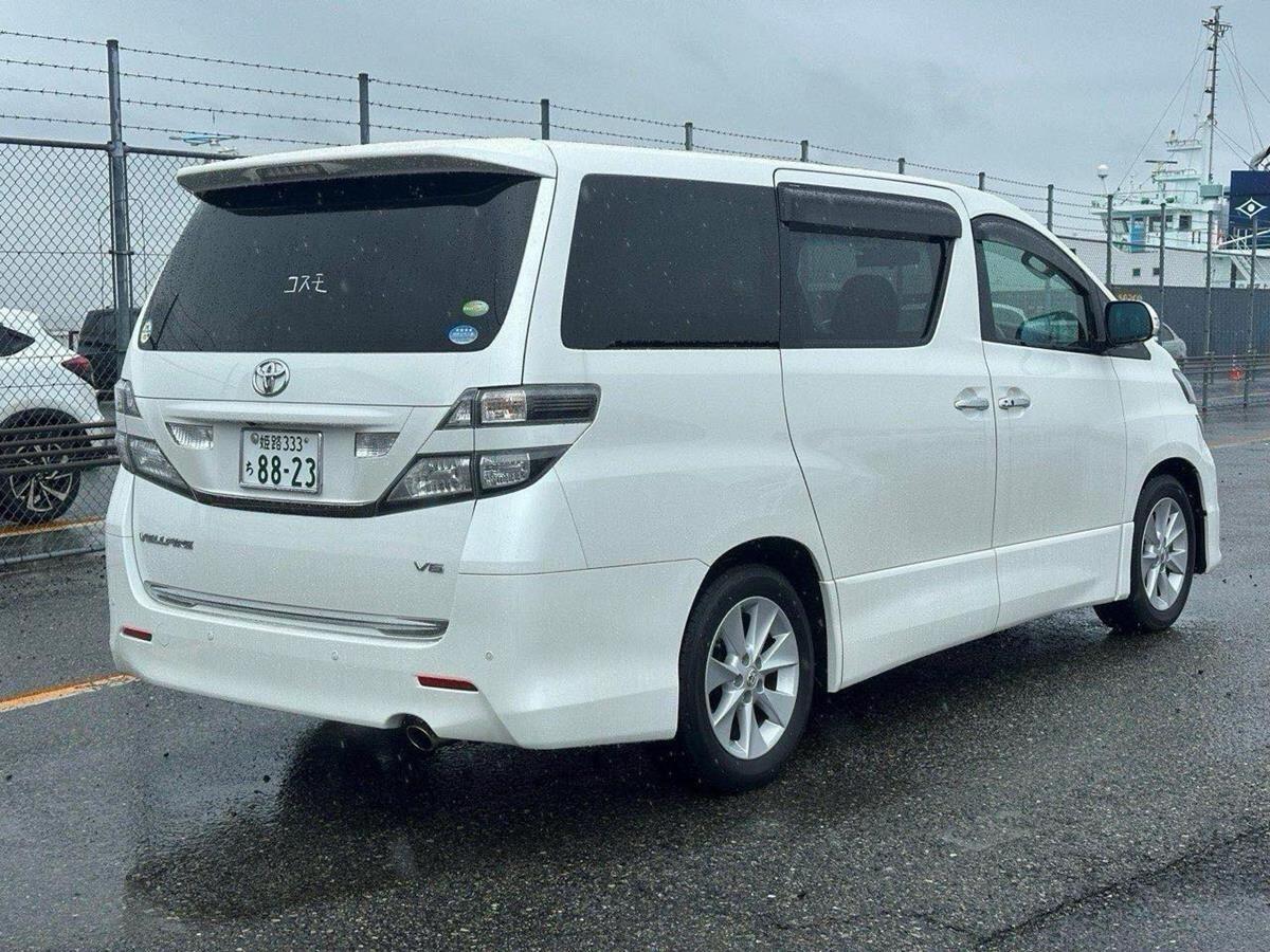 Toyota Vellfire view 2