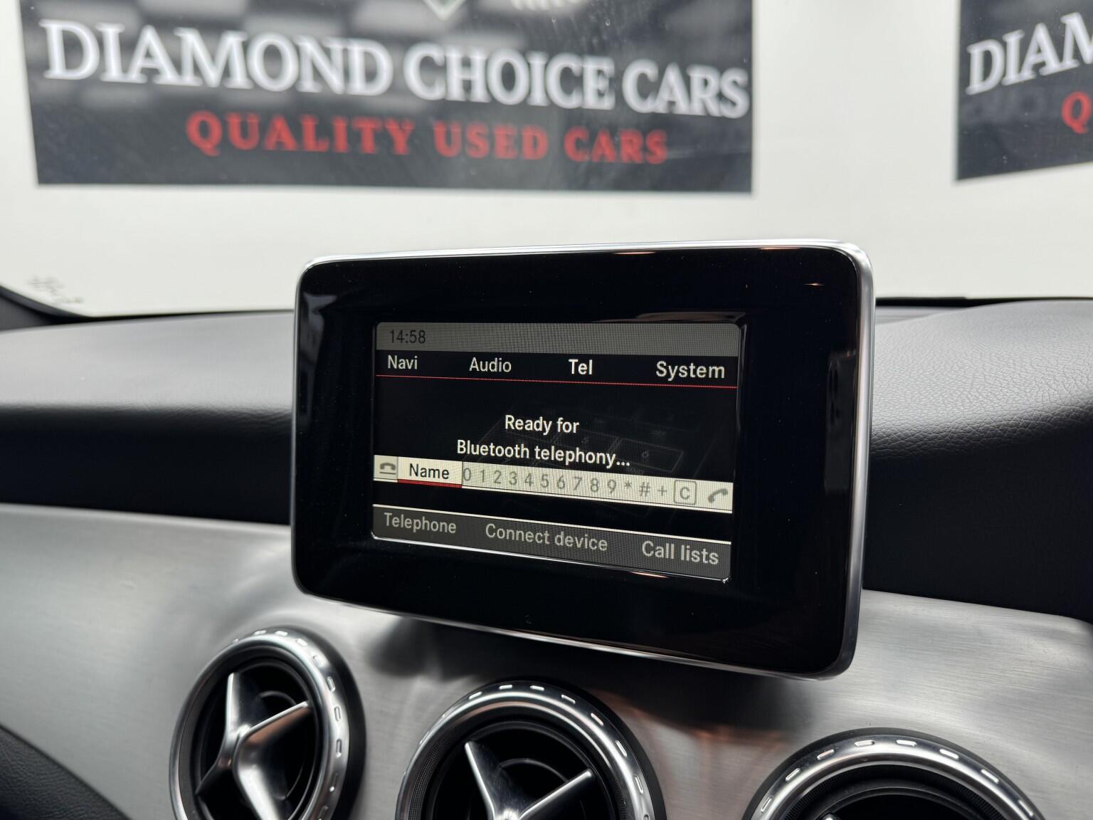 Mercedes-Benz GLA view 23
