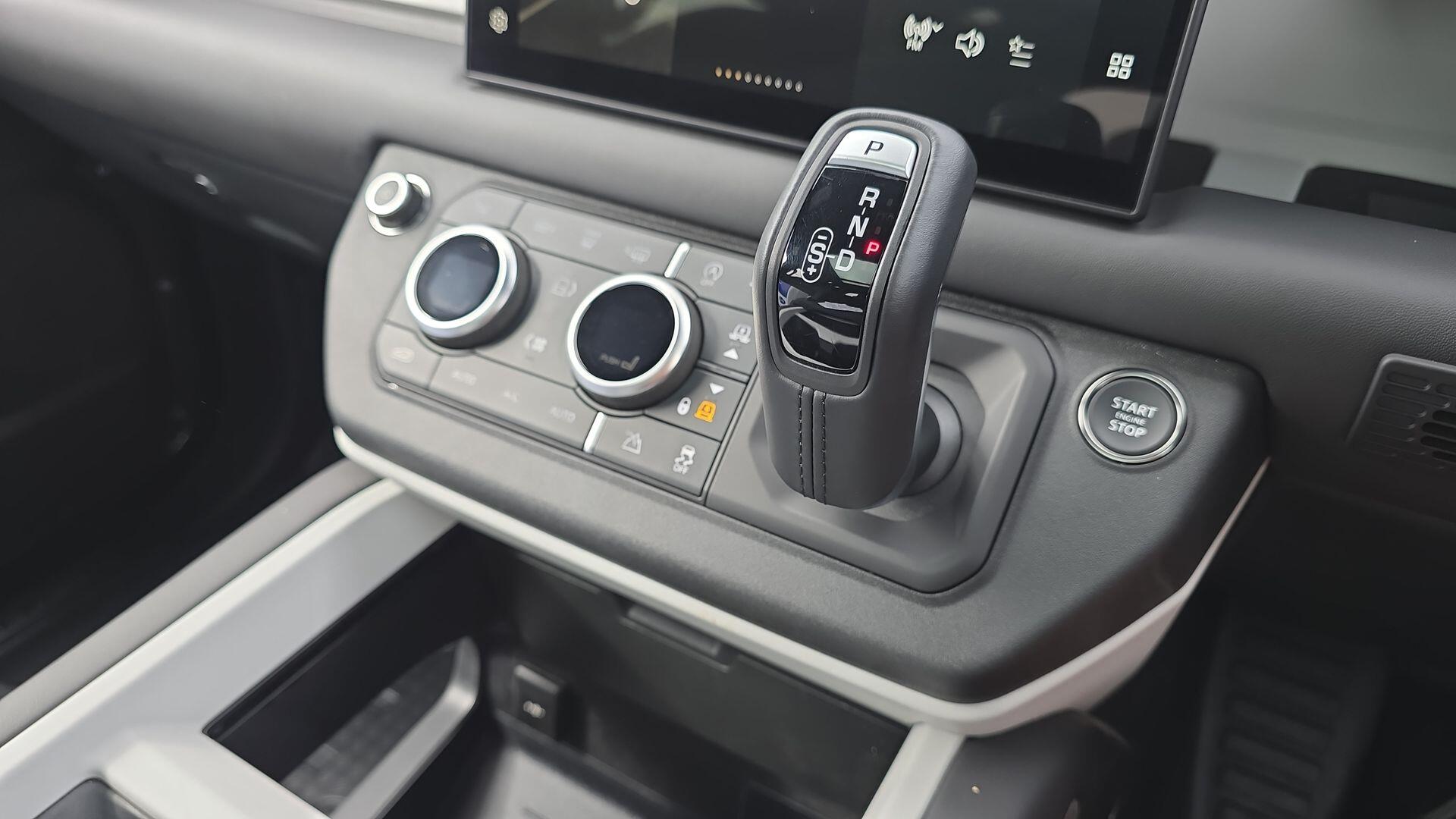 Land Rover Defender view 13