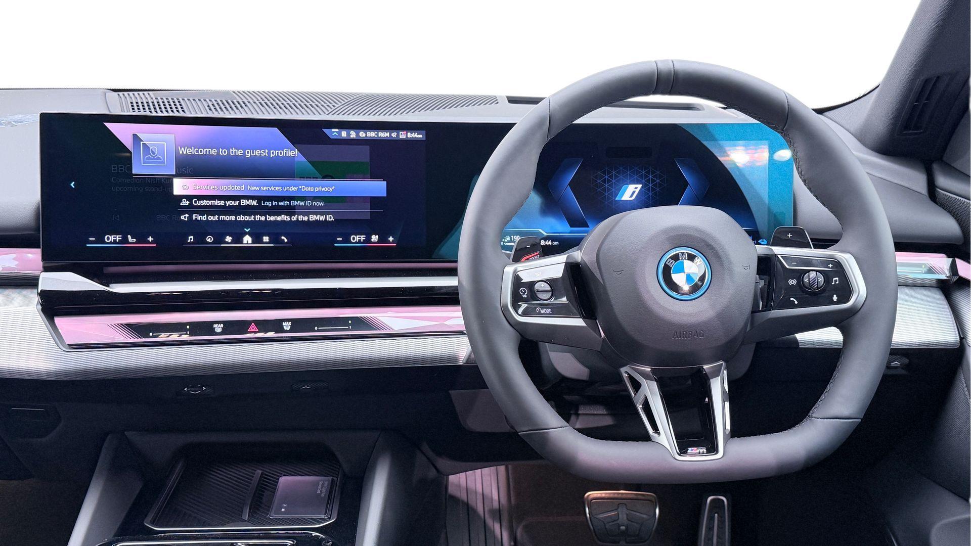 BMW 5 Series view 5