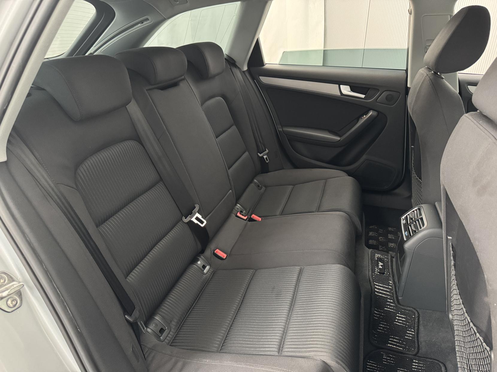 Audi A4 Avant view 66
