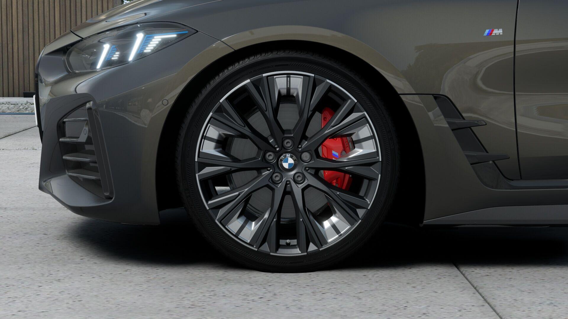 BMW 4 Series view 9