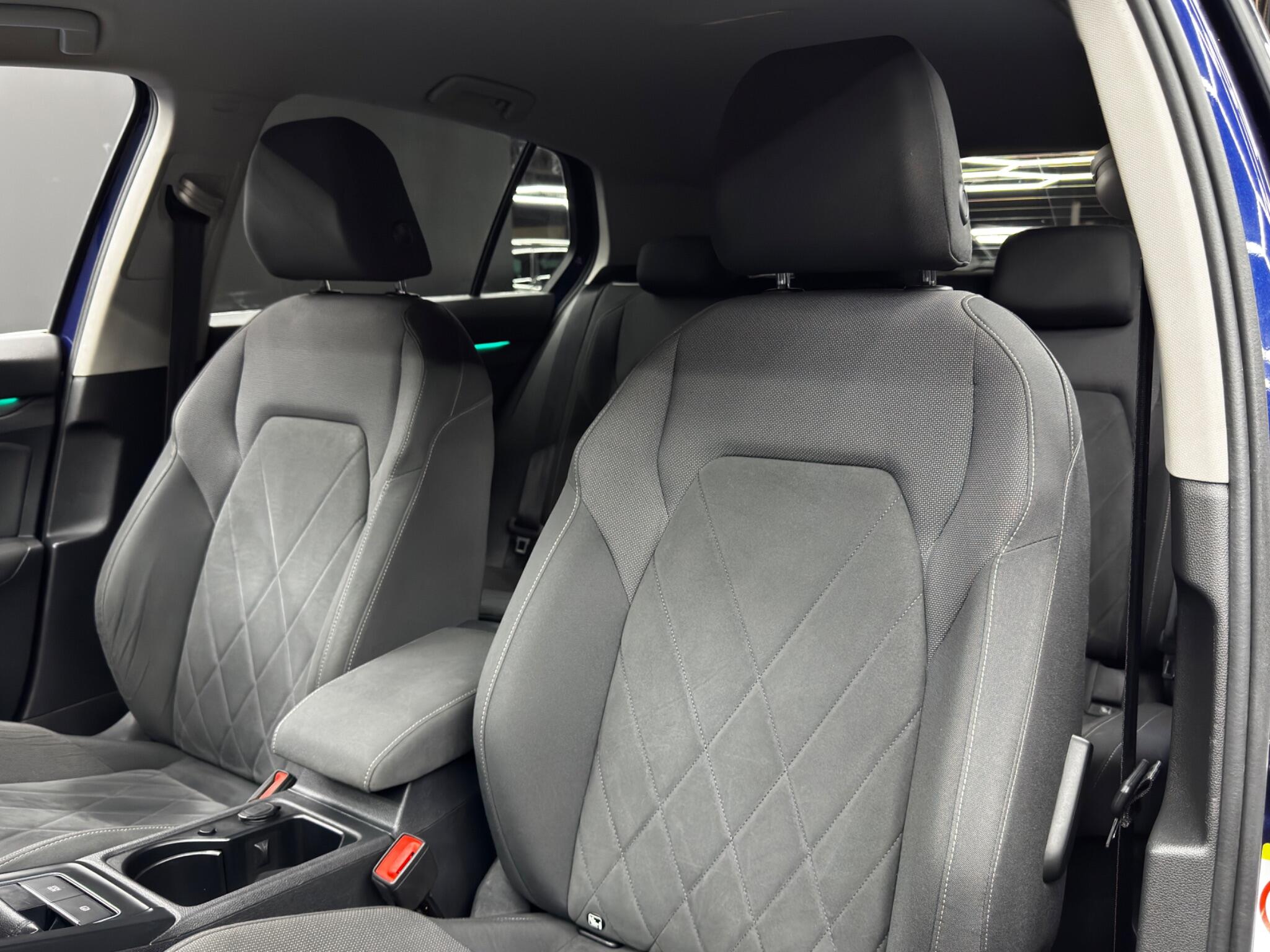 Volkswagen Golf view 14
