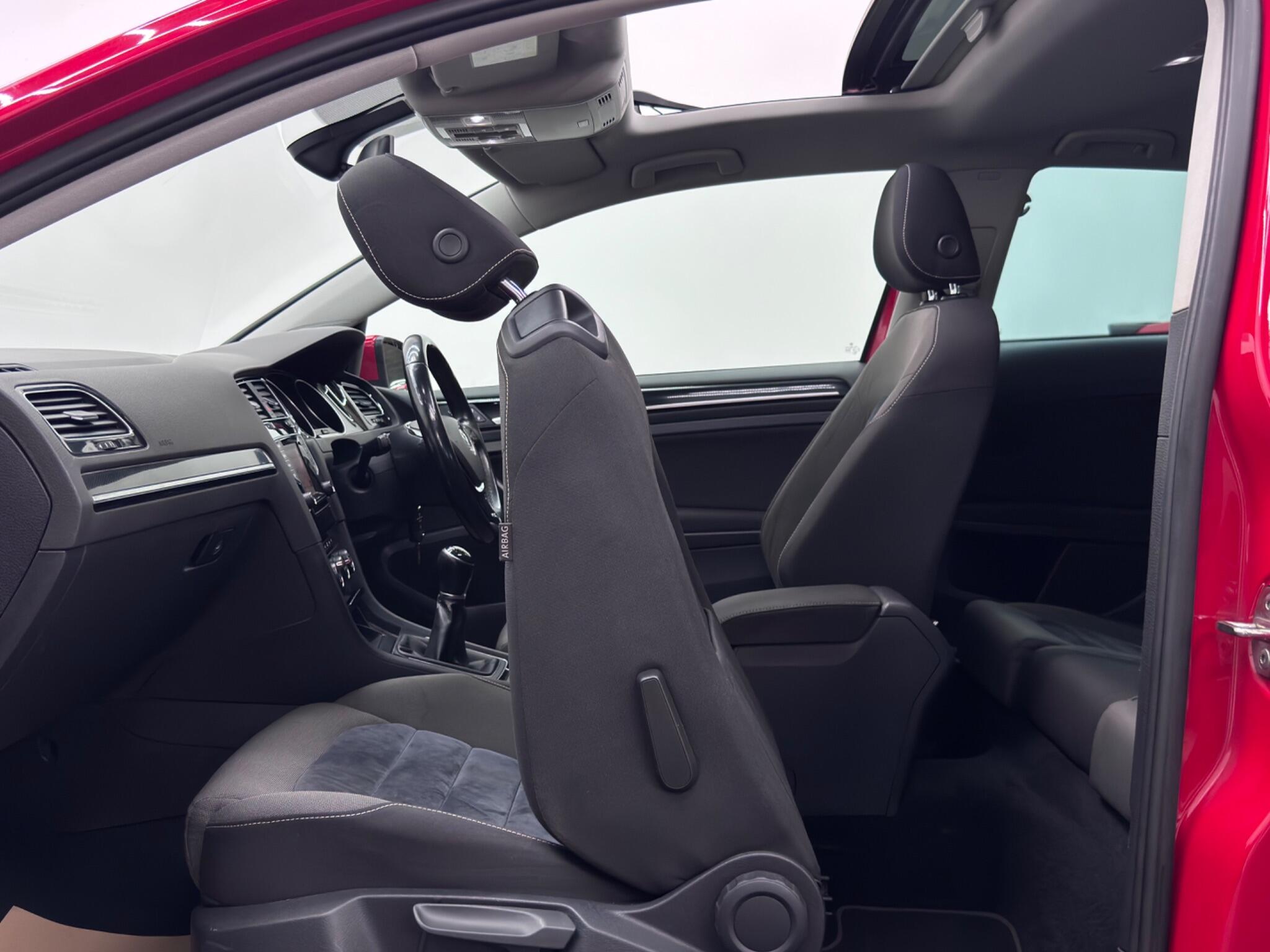 Volkswagen Golf view 19