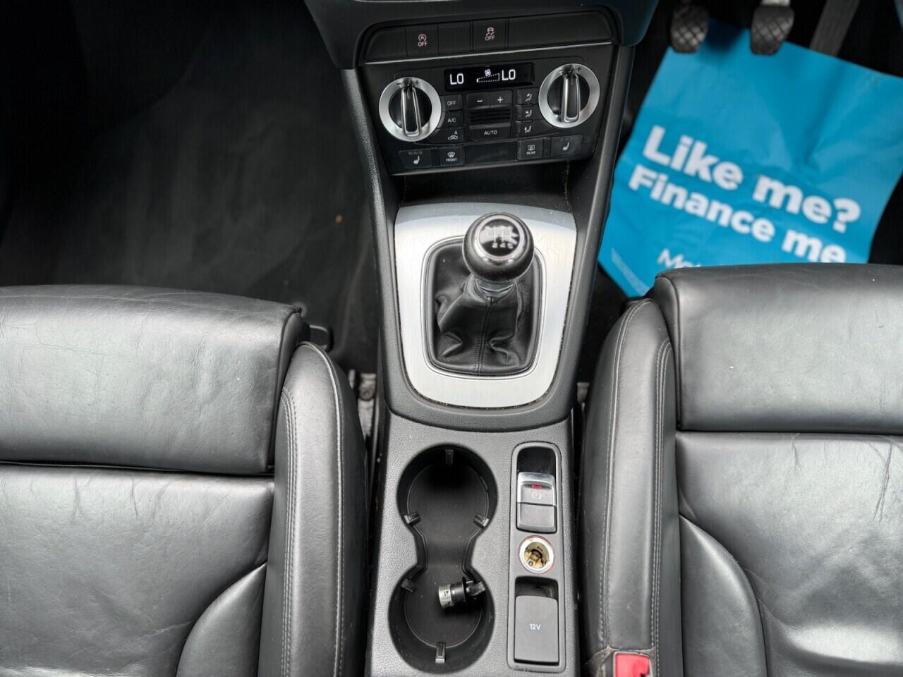 Audi Q3 view 12