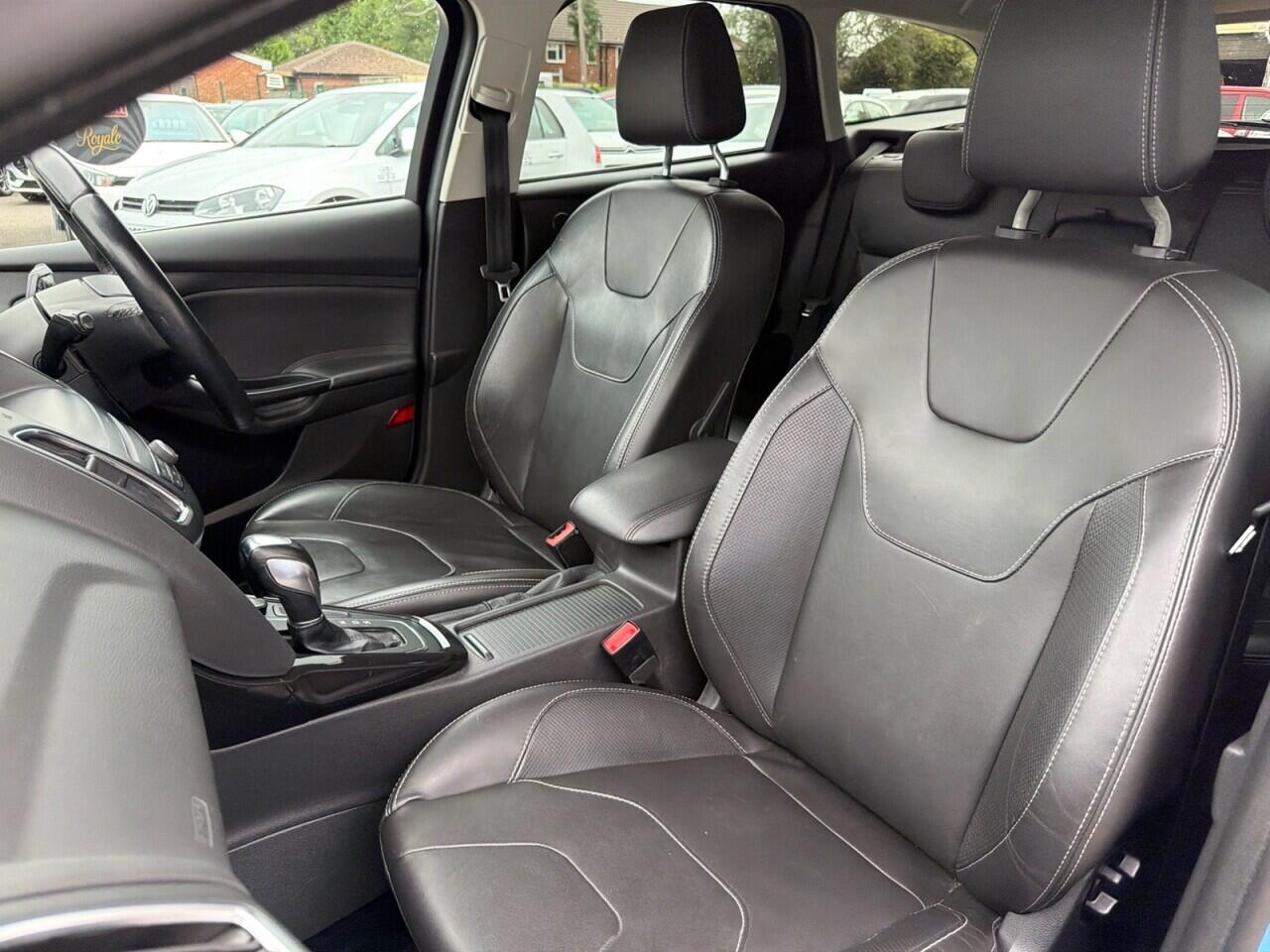 Ford Focus view 21