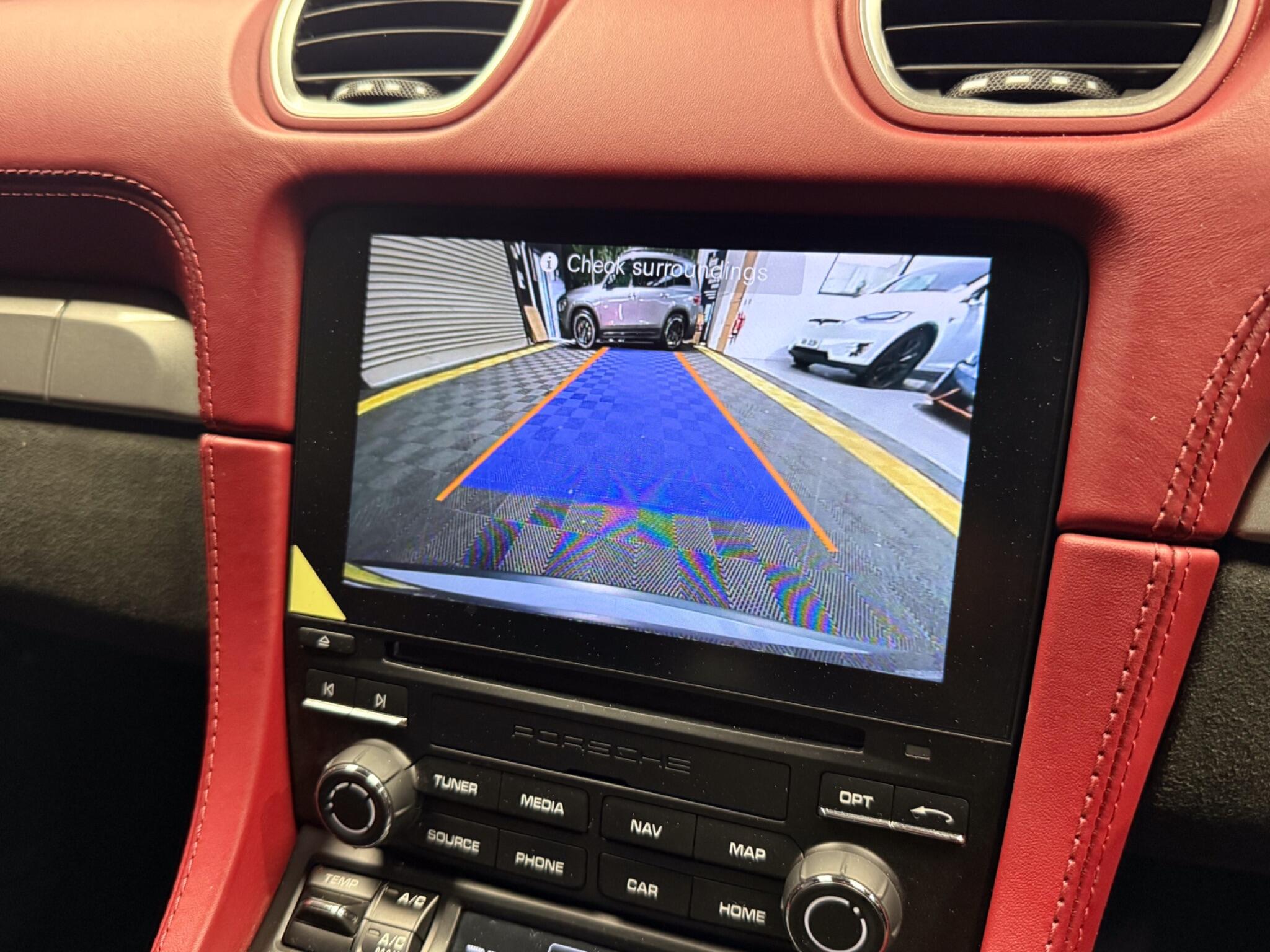 Porsche 718 Spyder view 30
