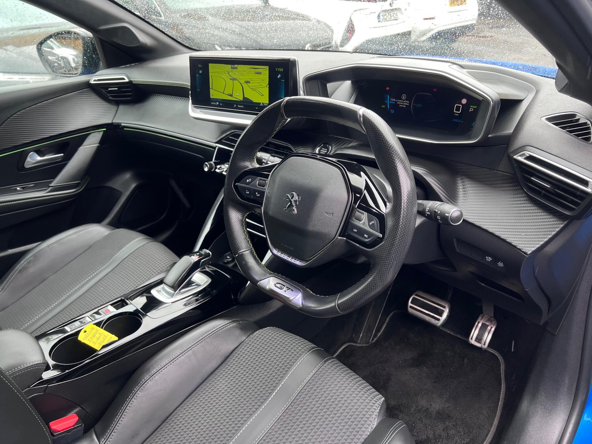 Peugeot E-208 view 18