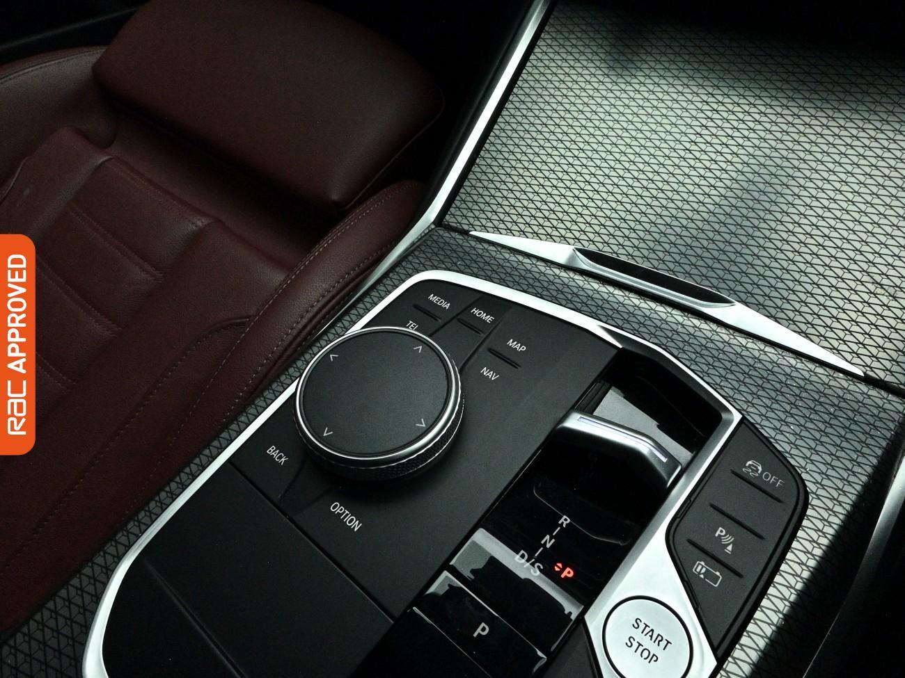 BMW 3 Series view 19