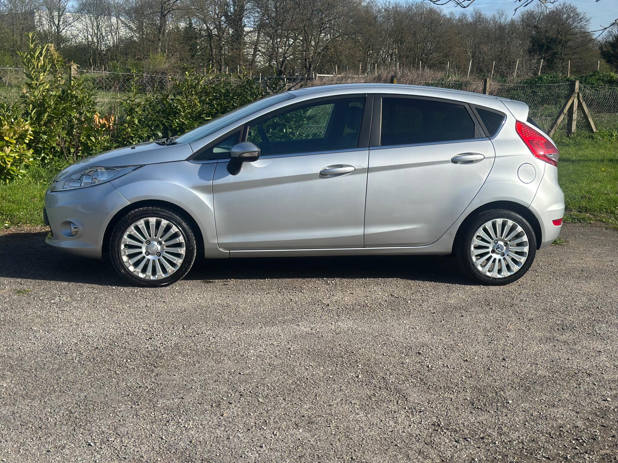 Ford Fiesta view 14