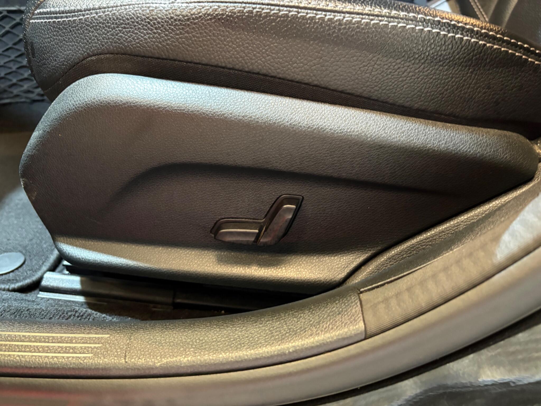 Mercedes-Benz C Class view 61