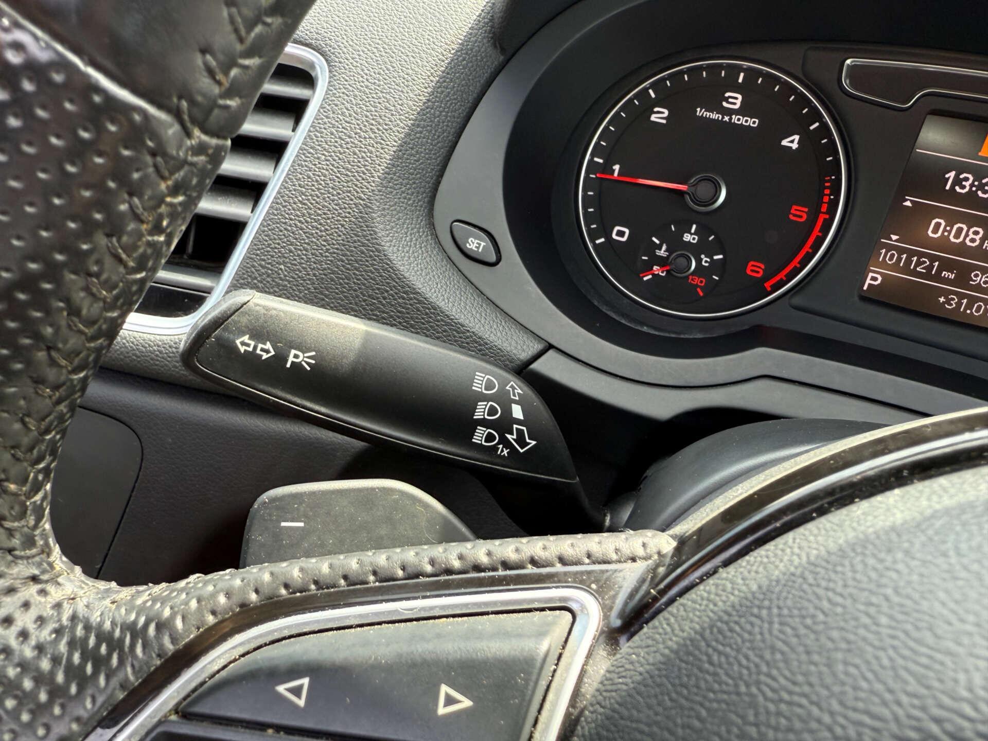 Audi Q3 view 44