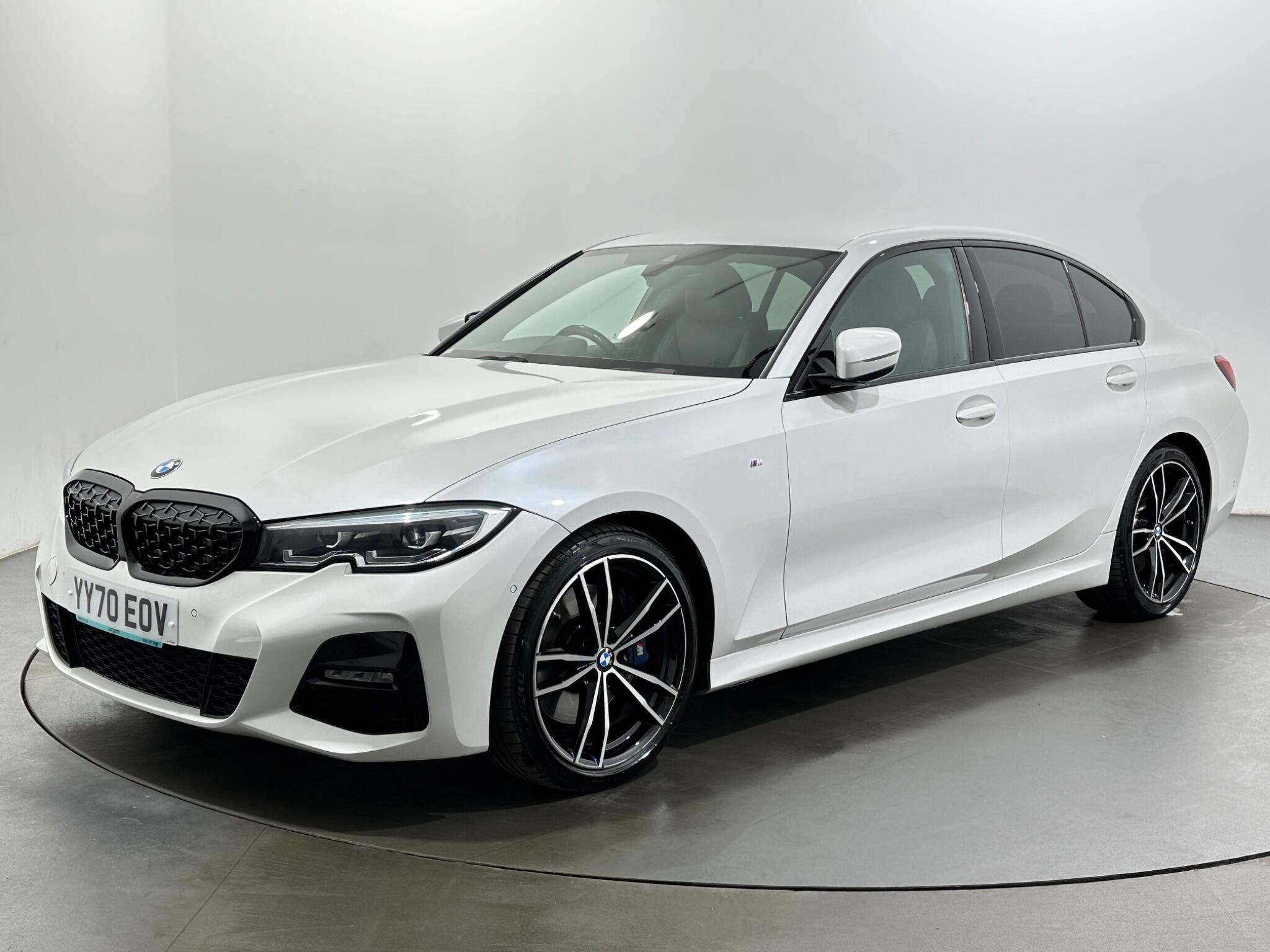 BMW 3 Series view 4