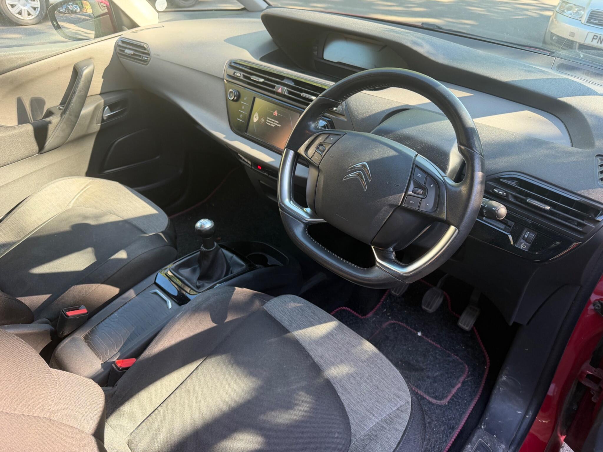 Citroen C4 Picasso view 2