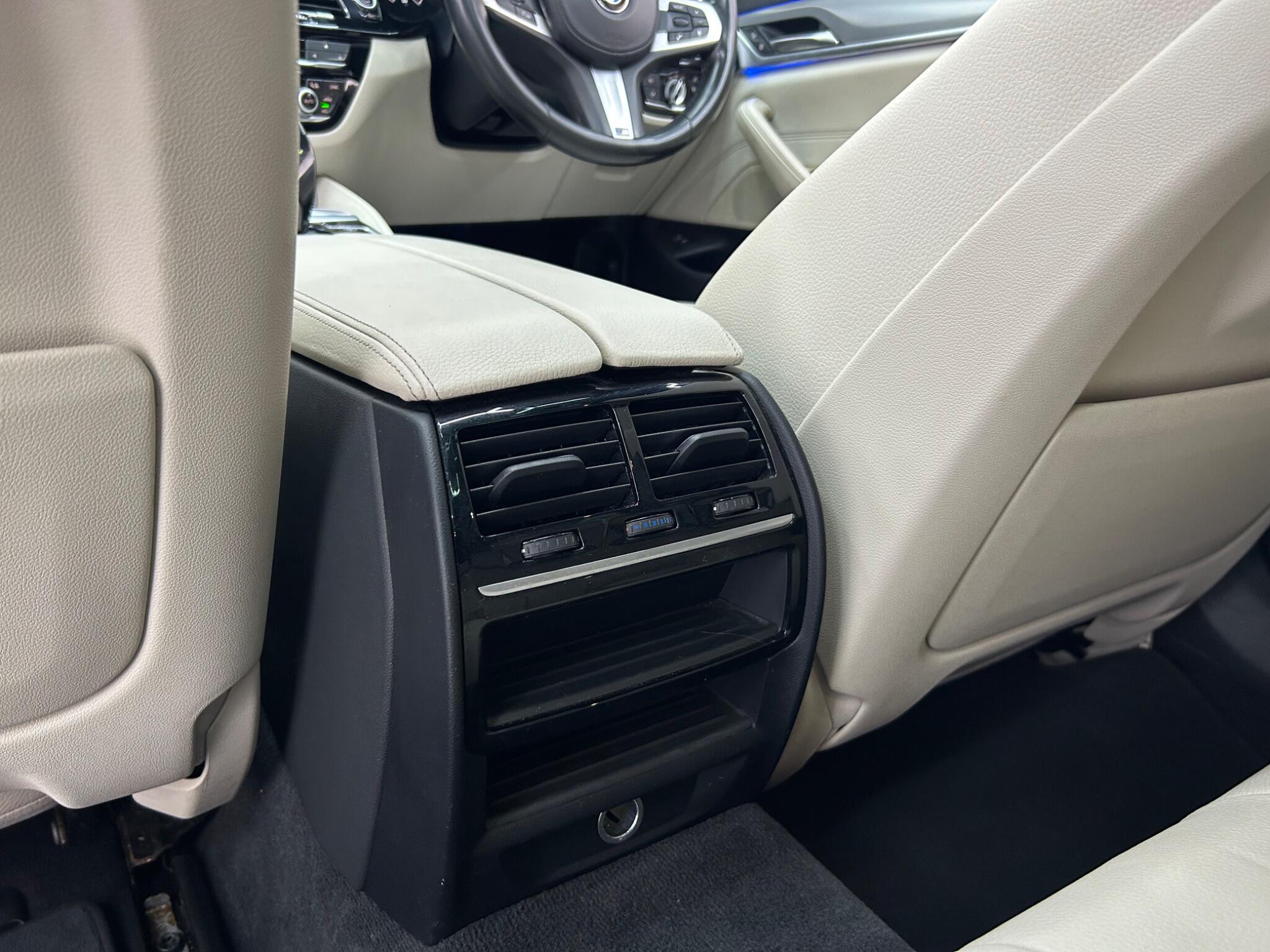 BMW 5 Series view 52