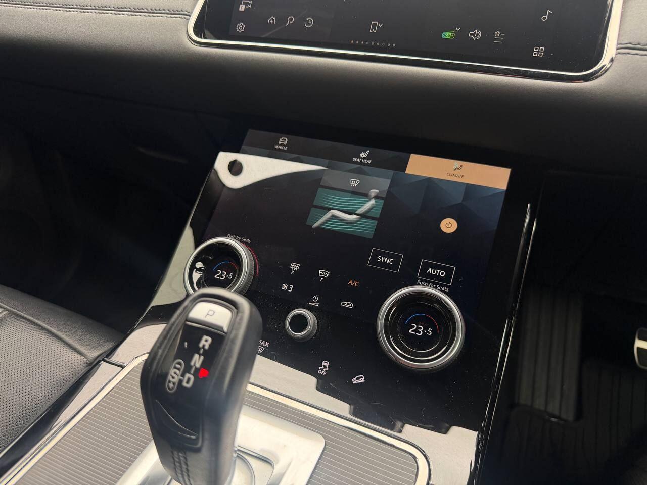 Land Rover Range Rover Evoque view 44