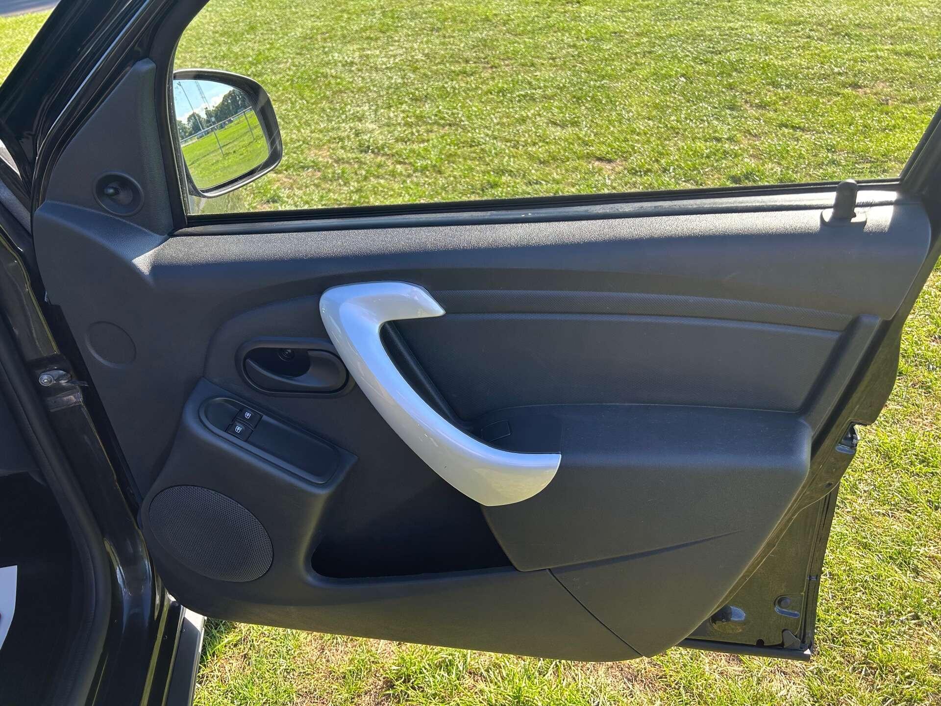 Dacia Duster view 13