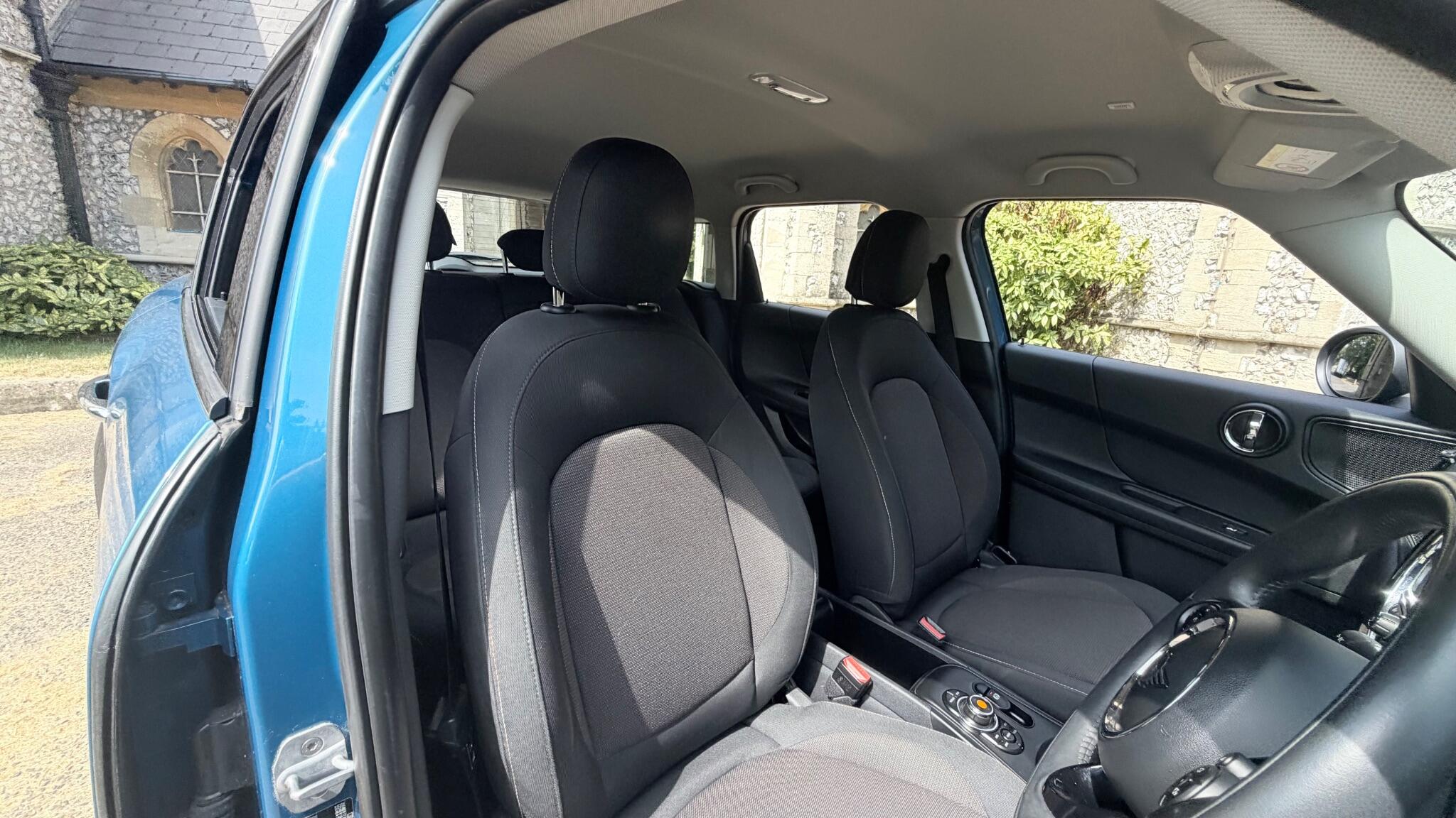 Mini Countryman view 32