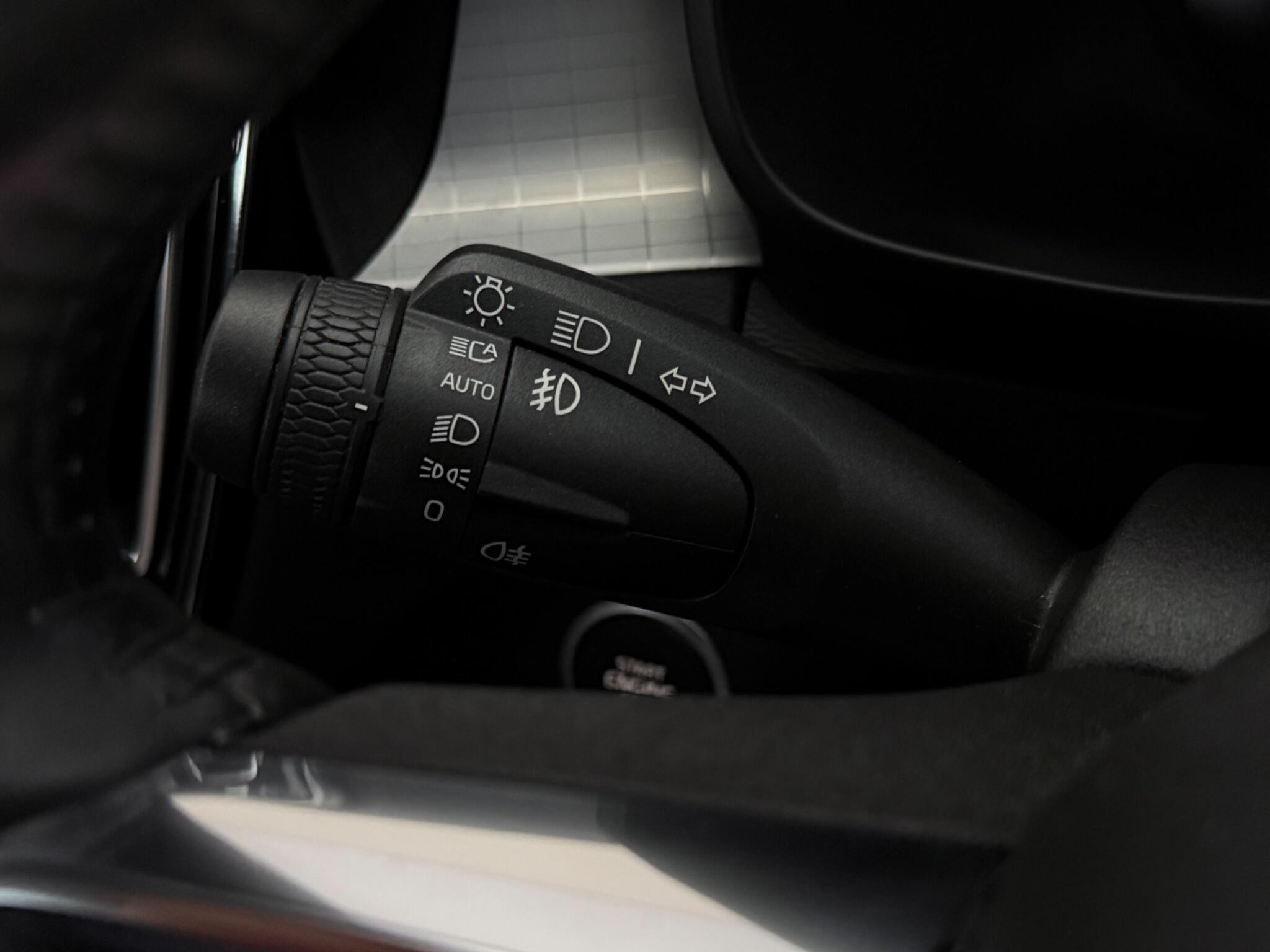 Volvo XC40 view 27