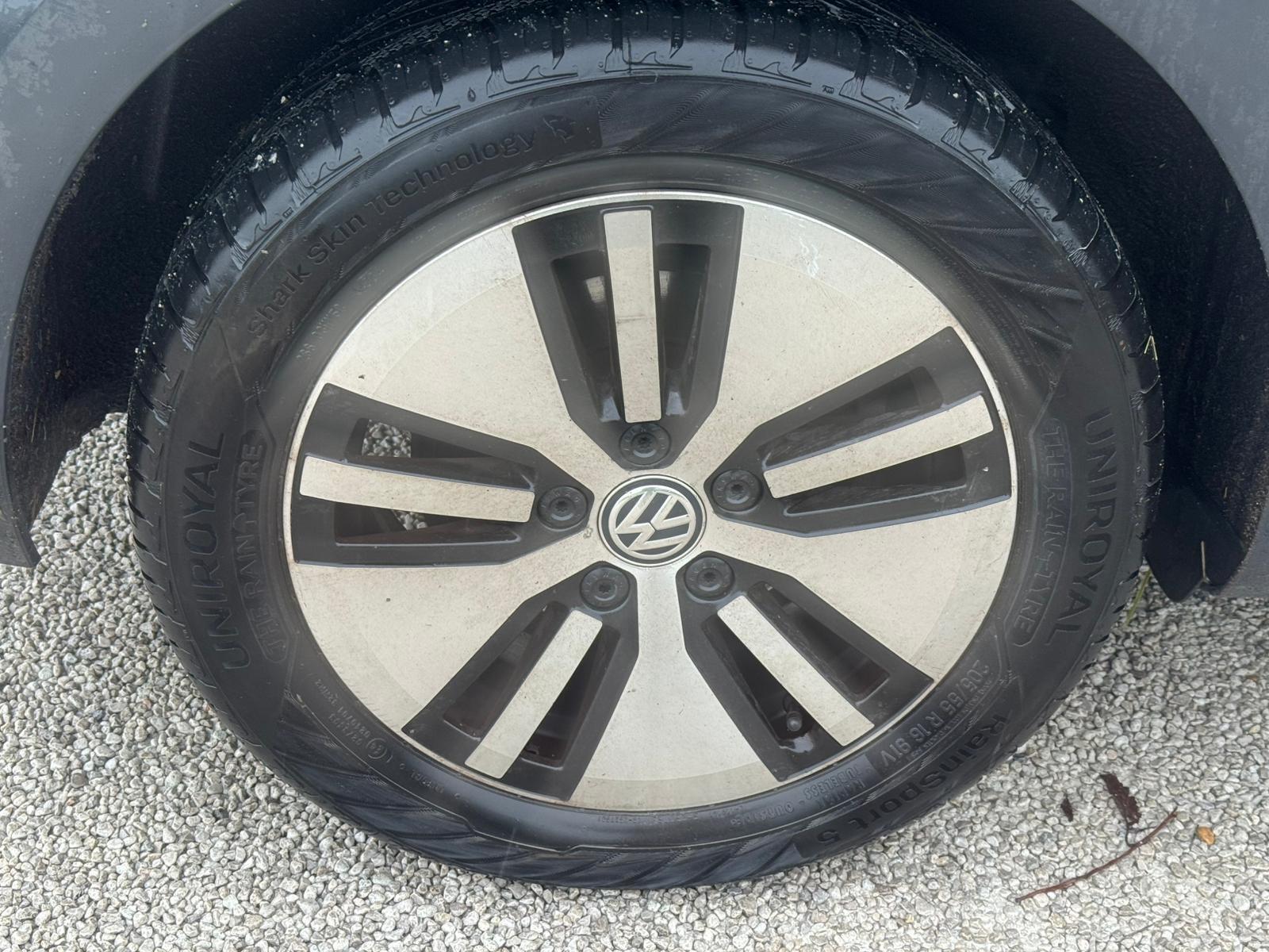 2020 Volkswagen e-Golf 35.8kWh e-Golf Auto 5dr • 41,030 miles image 29