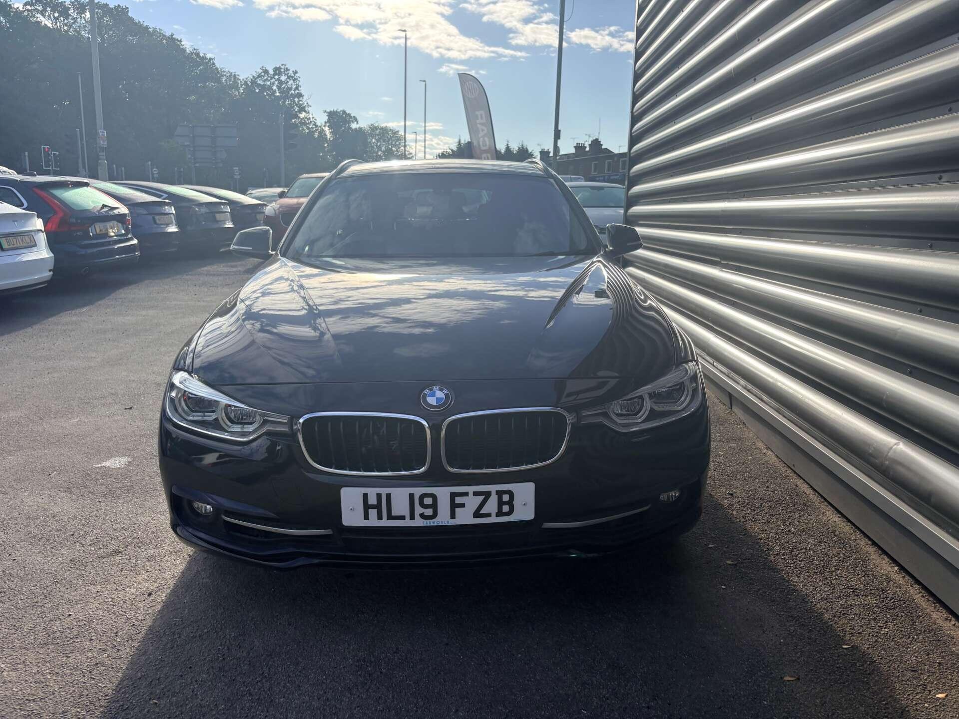 BMW 3 Series view 6