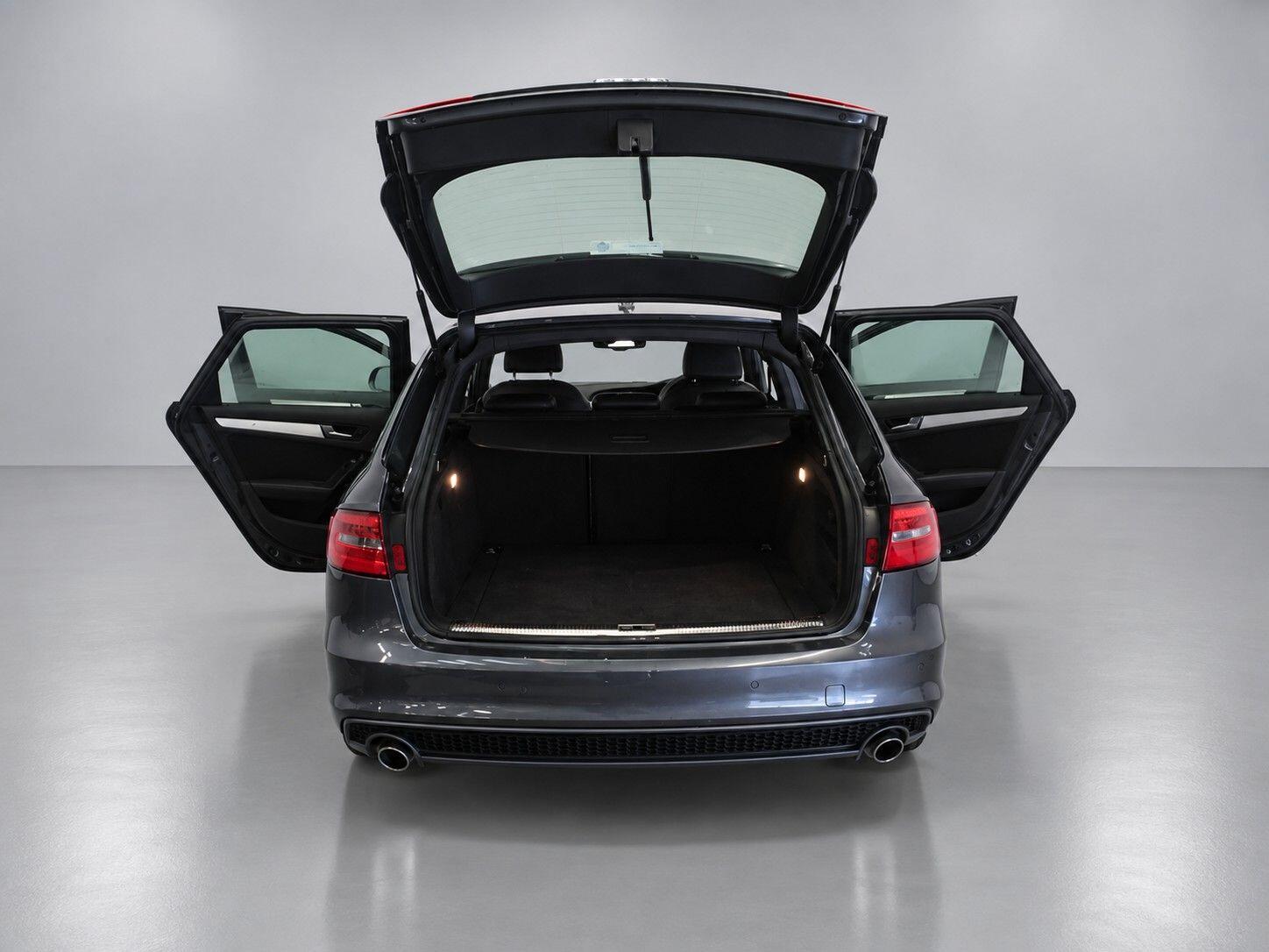 Audi A4 view 23